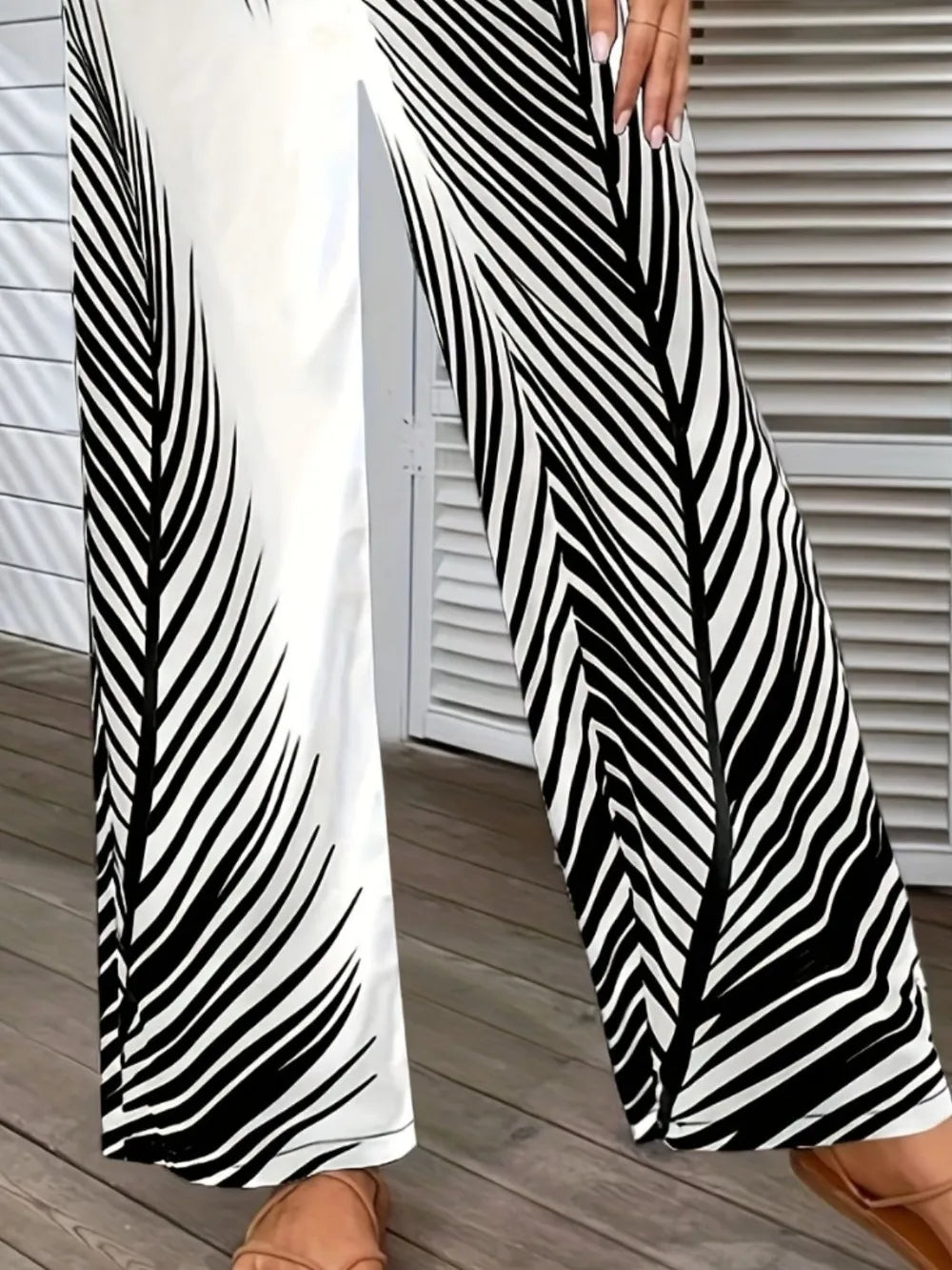 Fashionable and elegant striped leaf positioning printed wide leg pants for women
