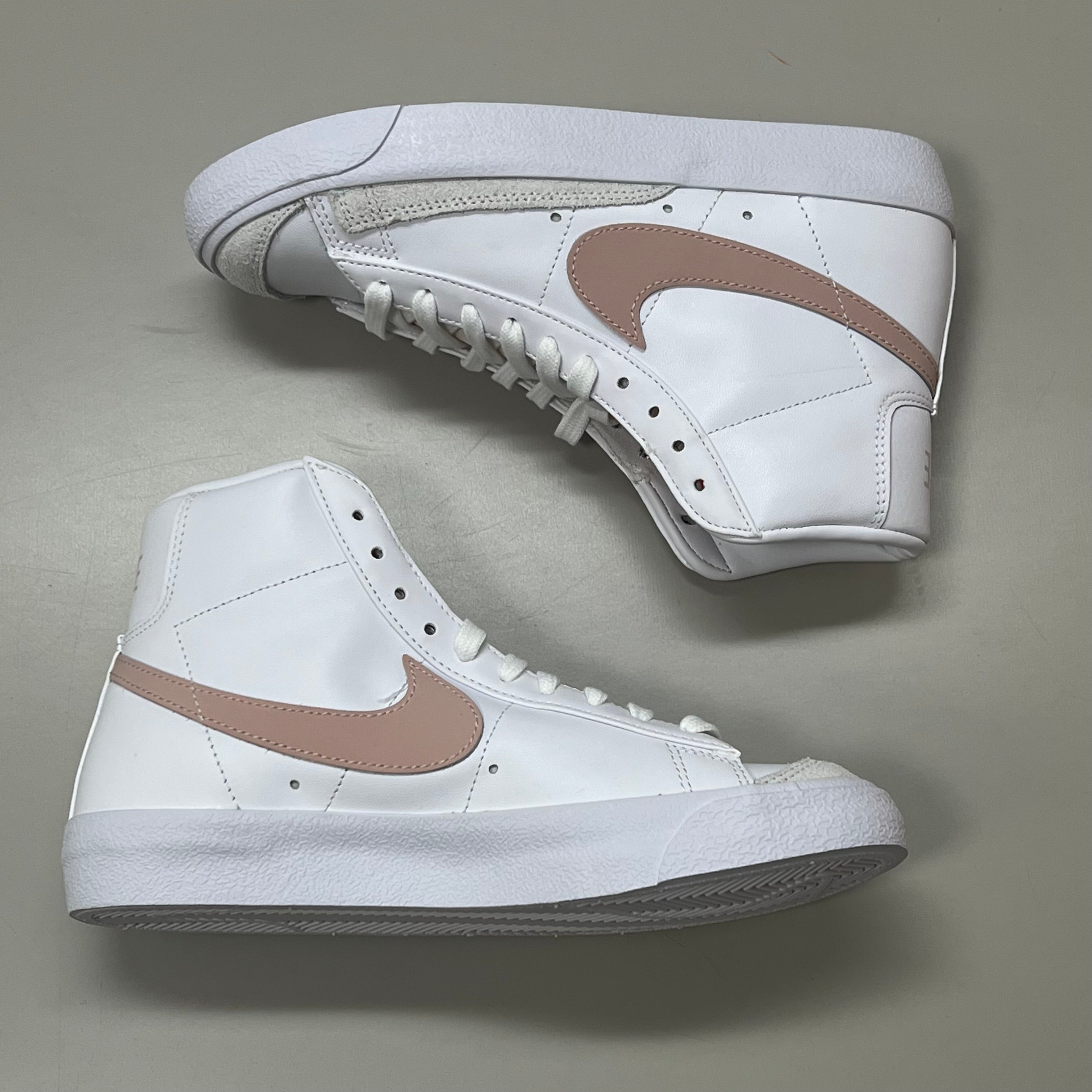 NIKE Blazer Mid '77 Retro Sneakers SZ Womens 12 Mens 10.5 White/Pink CZ1055 118