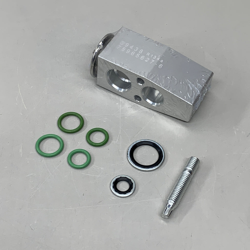 FOUR SEASONS Lot of 8! System Replacement 45910, O-Rings 24675, and Expansion Valves 39438