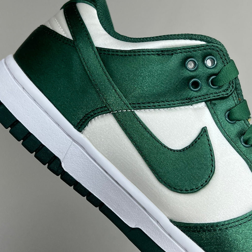 NIKE Dunk Low Satin ESS SNKR Sz Women's 5.5 Men's 4 White/Team Green DX5931100