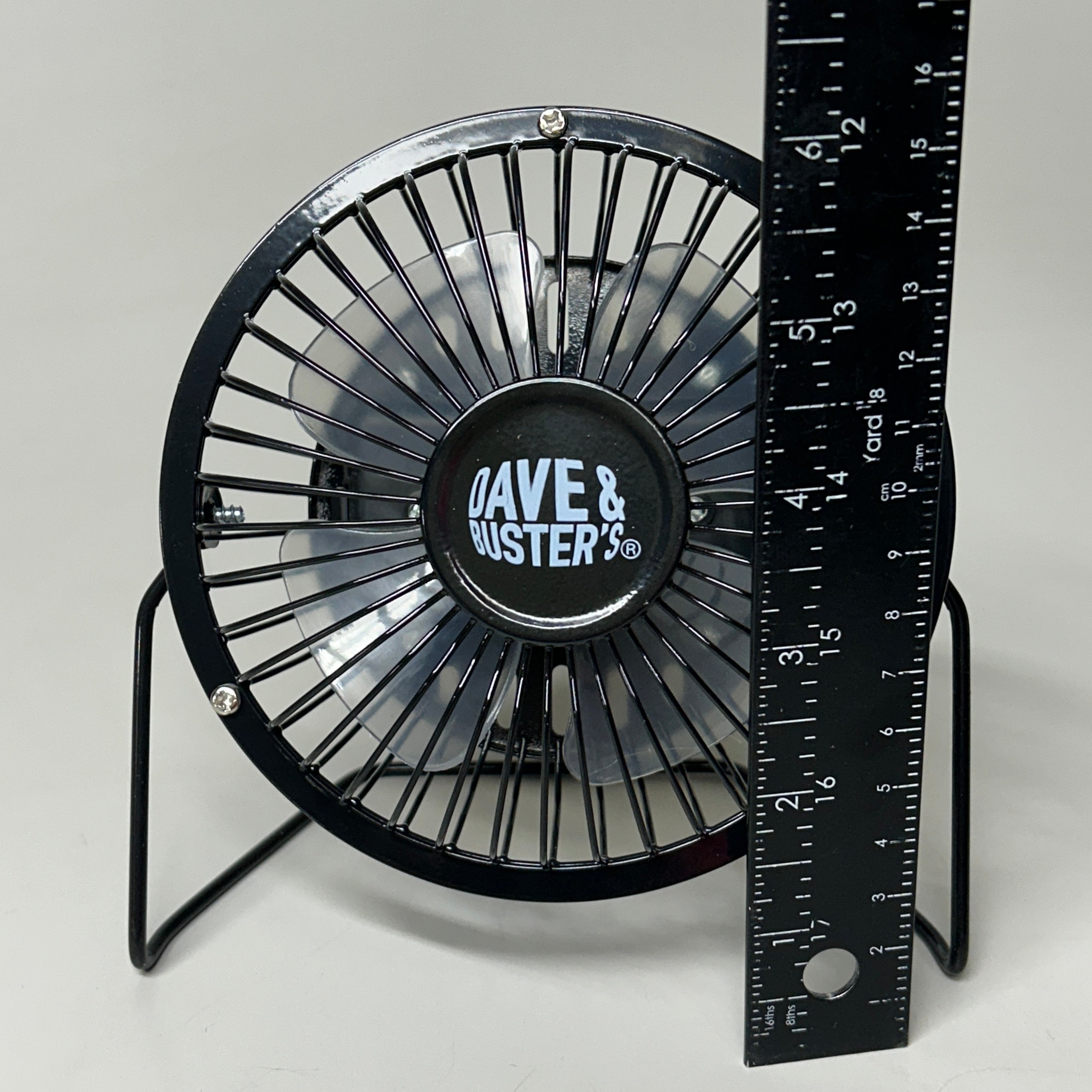 DAVE & BUSTER'S USB Mini Desk Fan 19643 (New)