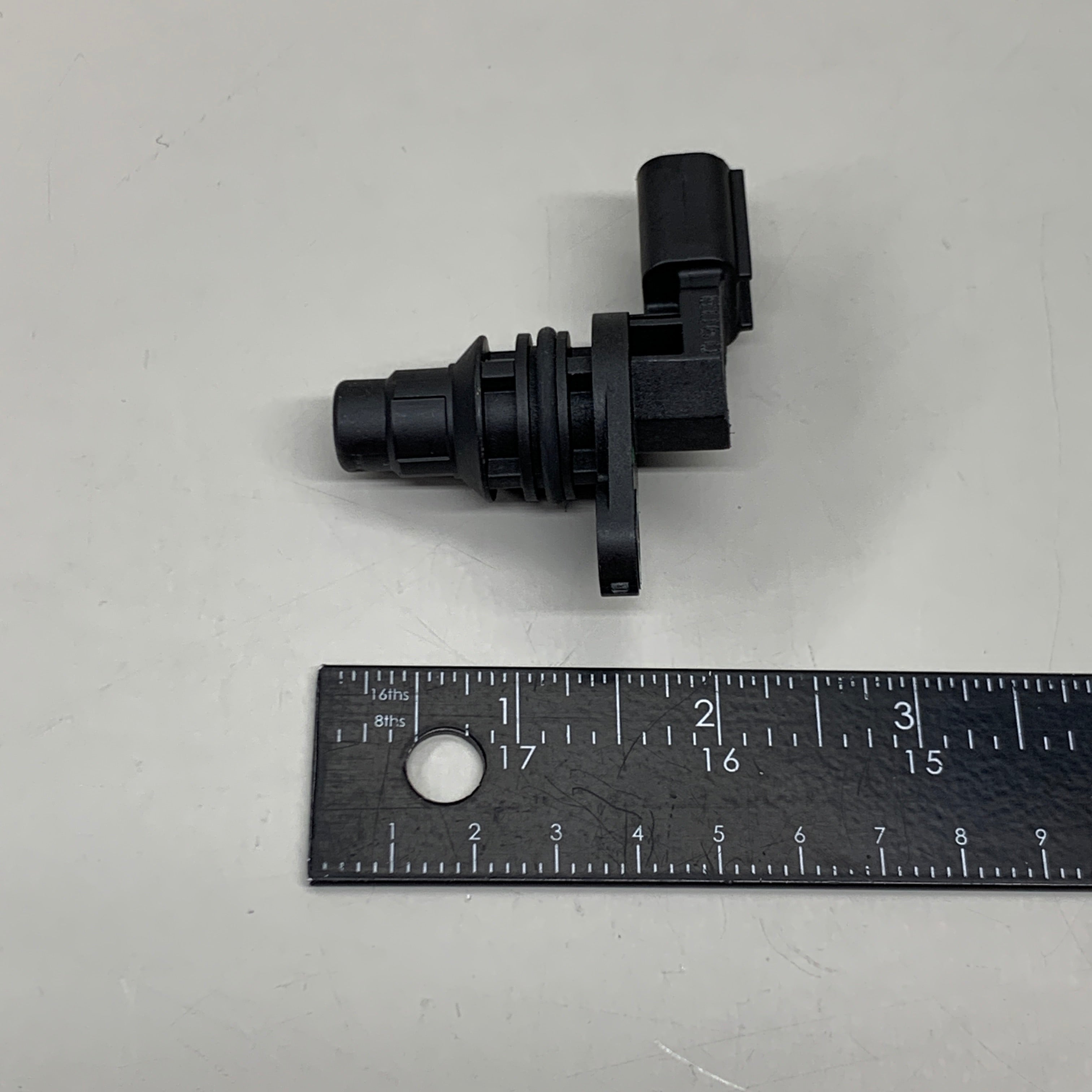 DENSO Engine Camshaft Position Sensor 196-6001