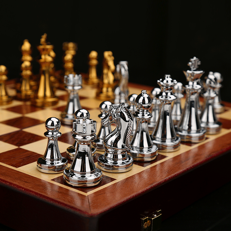International Chess High end Gift Box Metal Chess Pieces Wooden Chess Board Western Chess