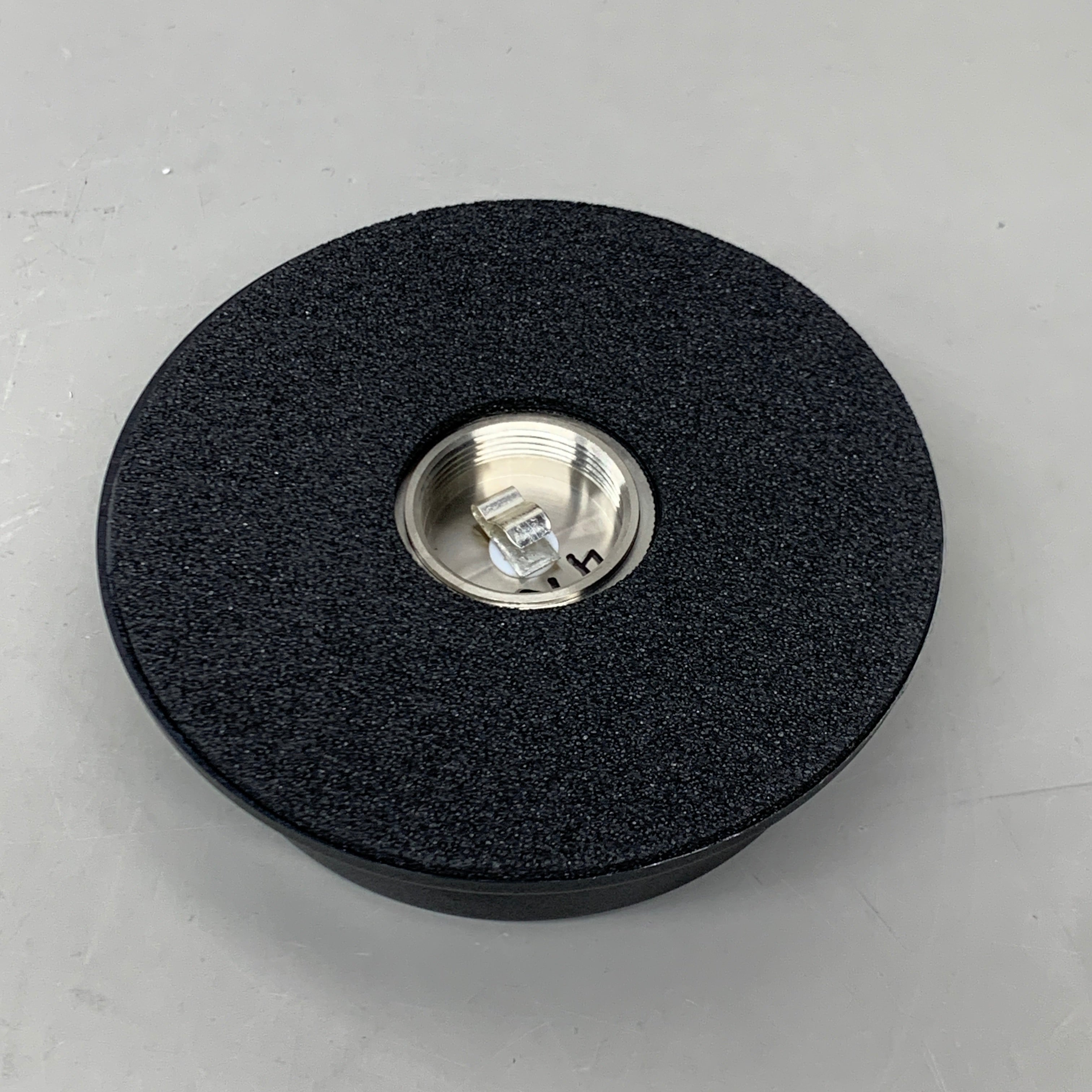 PULSE Black Low Profile Unity Gain Antenna for 470-490 MHz LP470NMO