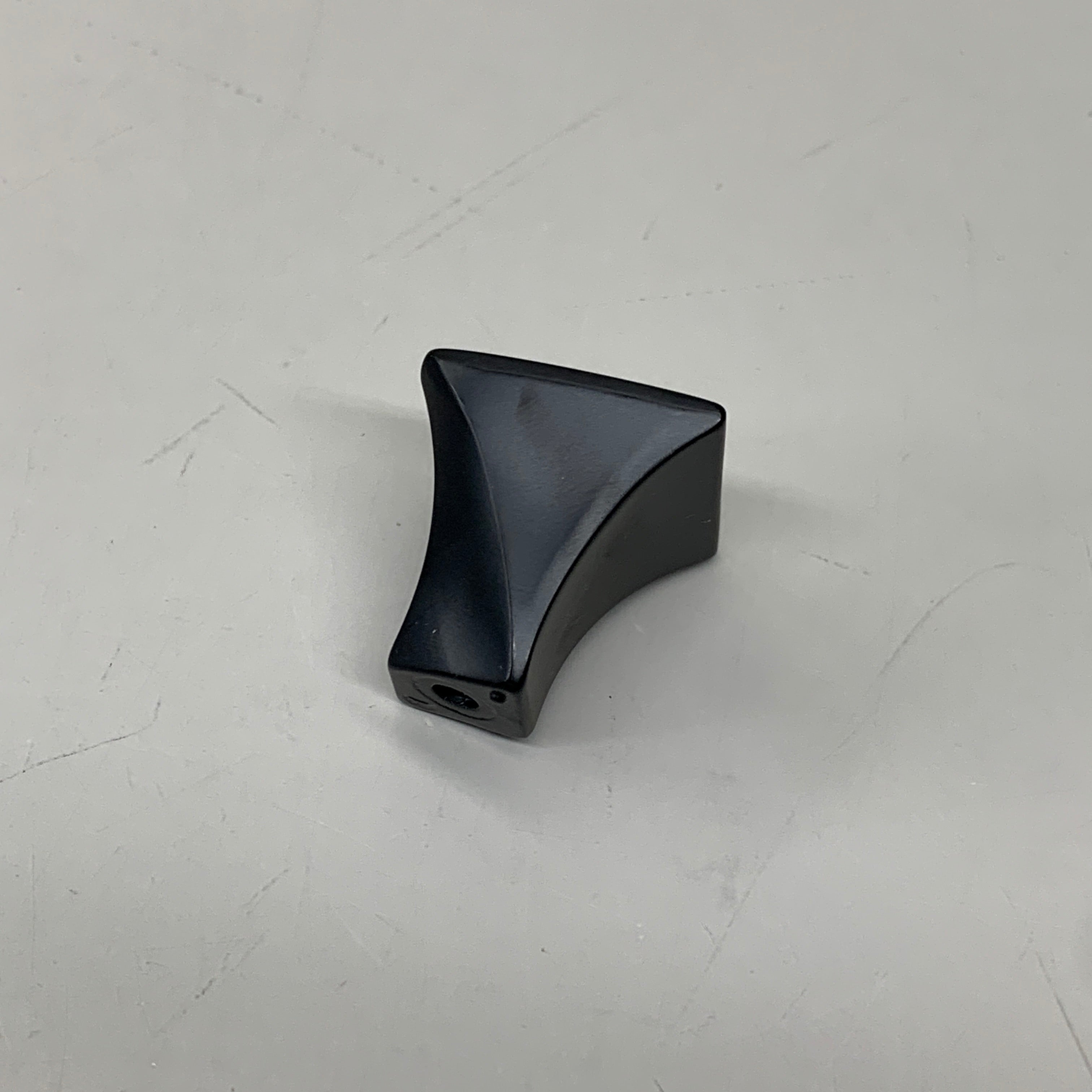 BERENSON 25 PACK!! Fluidic Contemporary Cabinet Knob Black 9441-1055-P