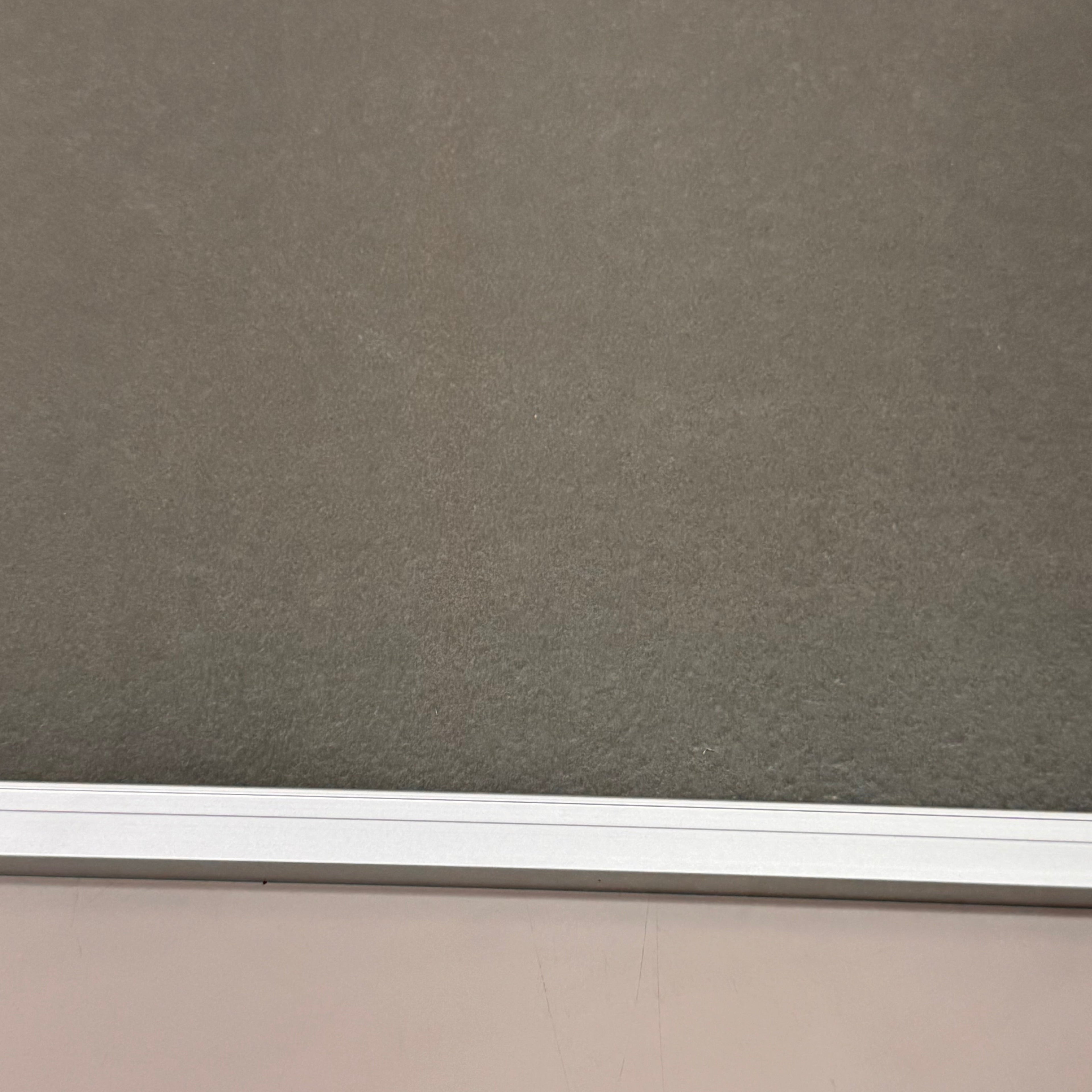 UNIVERSAL Natural Cork Board w/ Satin Finished Aluminum Frame 24"X18" UNV-43612