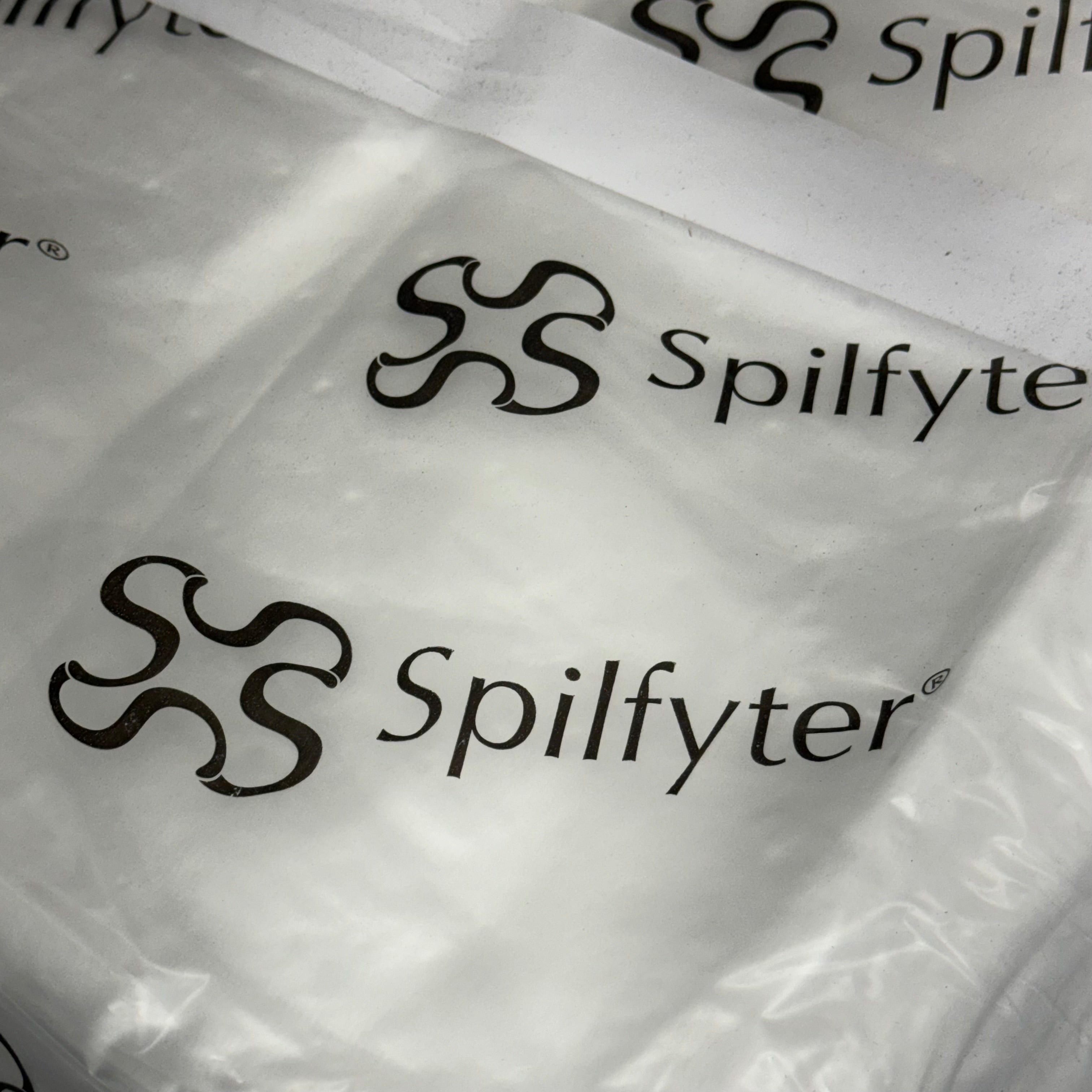SPILFYTER OS-100 16”x18” Oil Only Absorbent Pads Pack of 100 White
