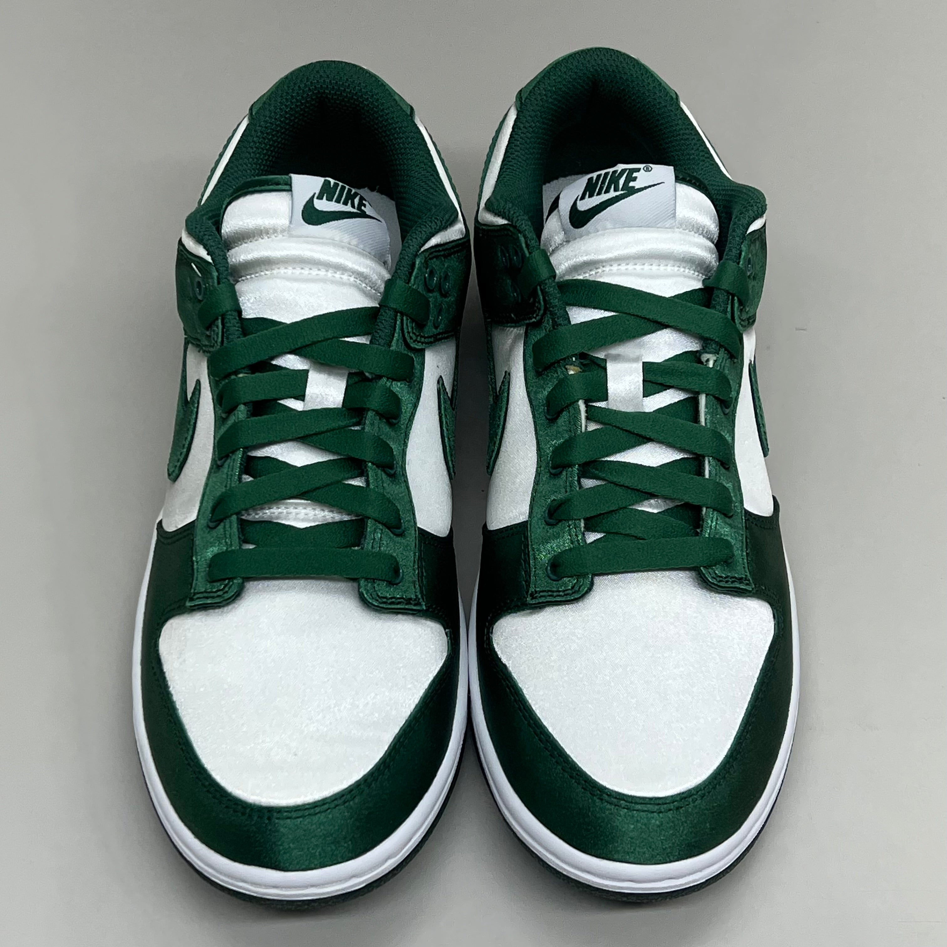 NIKE Dunk Low Satin ESS SNKR Sz Women's 5.5 Men's 4 White/Team Green DX5931100
