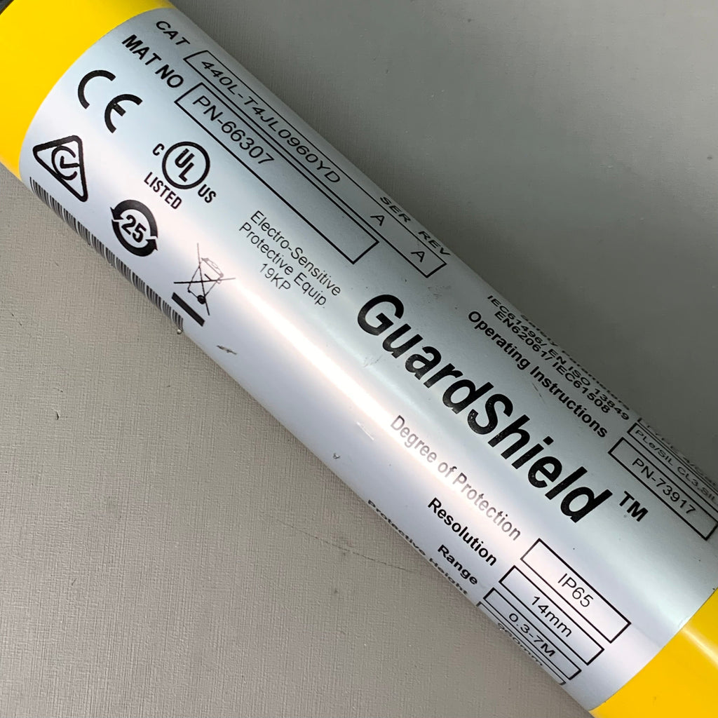 ALLLEN BRADLEY Guard Shield Light Curtain Transmitter 47" x 2" Yellow T4K1440YD Used AS-IS