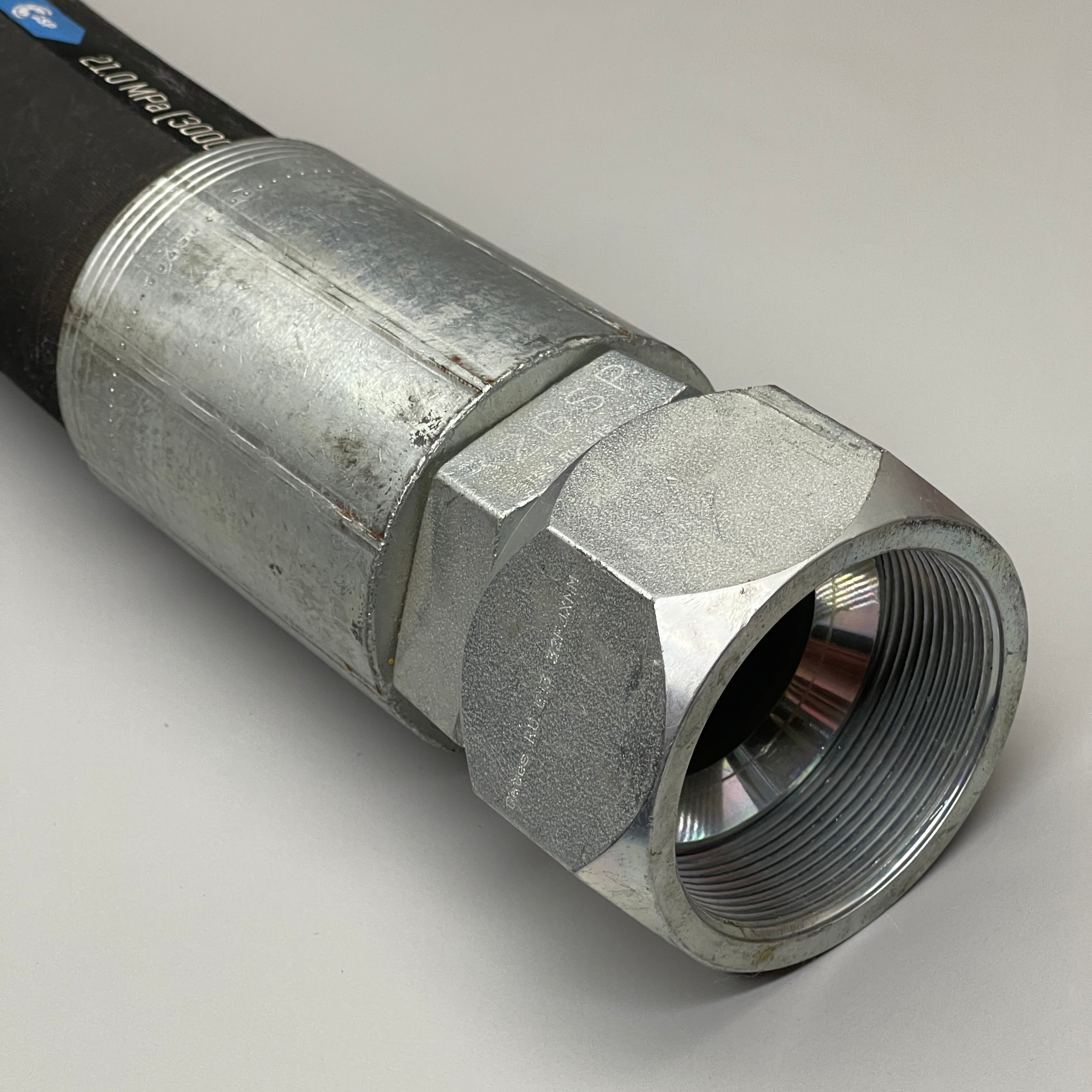 GATES MegaSpiral GSP 4ft Hydraulic Hose 2" ID 2.63 OD 3000 PSI w/ Elbow 32EFG3K