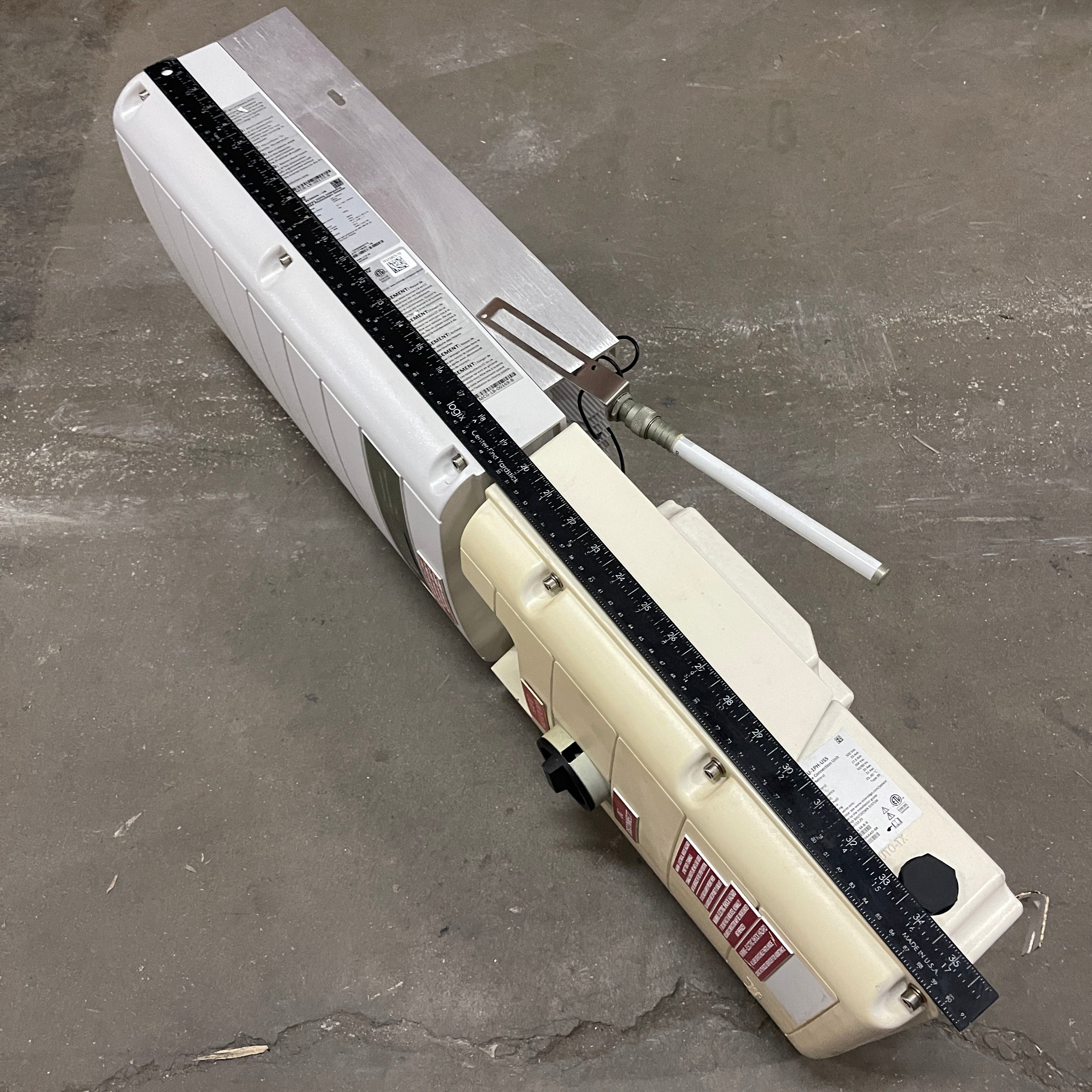 SOLAREDGE Storedge Inverter Equipment SE3800A & BCU-1PH-USS (For Parts, Not Tested)