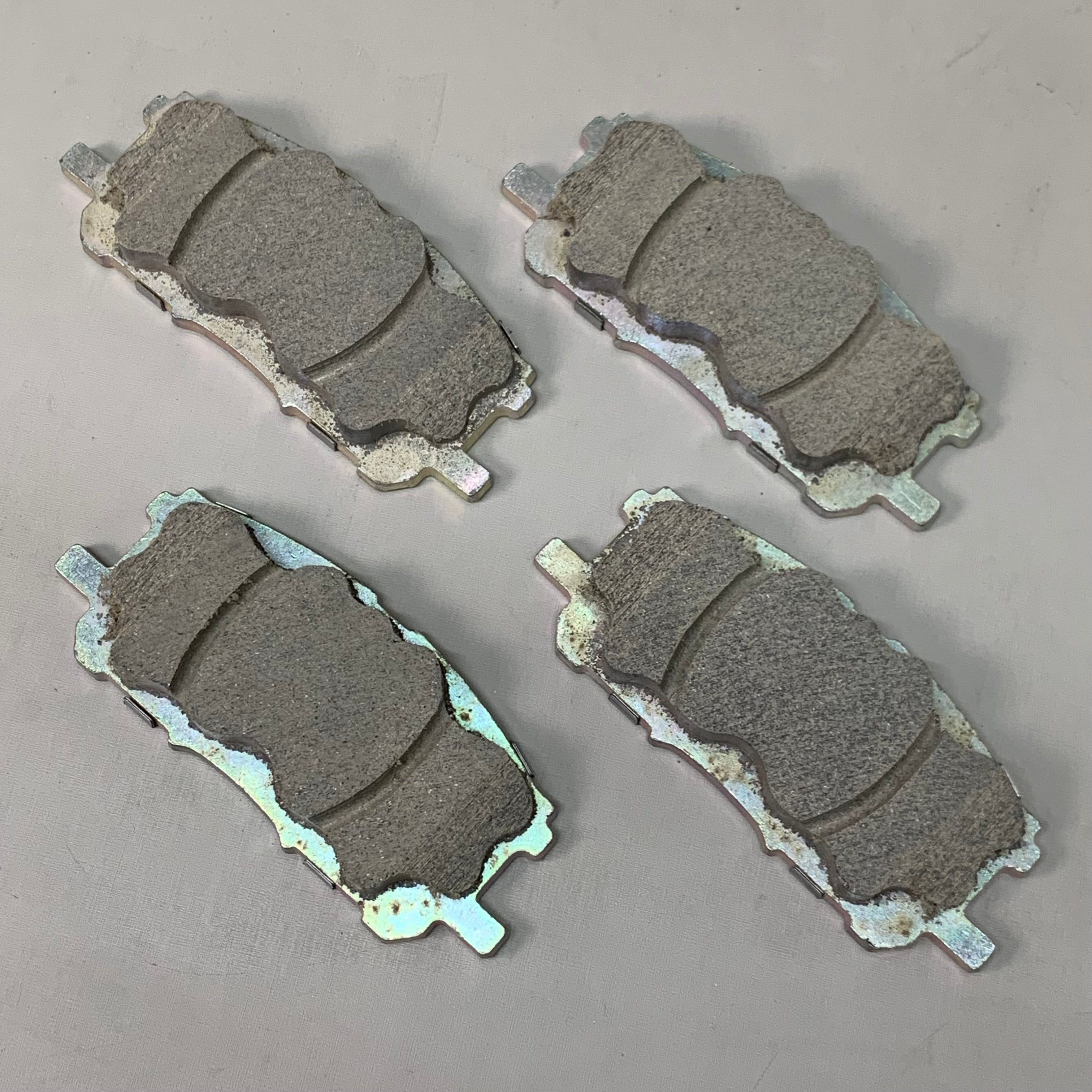 WAGNER OEx Premium Ceramic Disc Brake Pad Set 5 1/2" x 2" Grey OEX1005