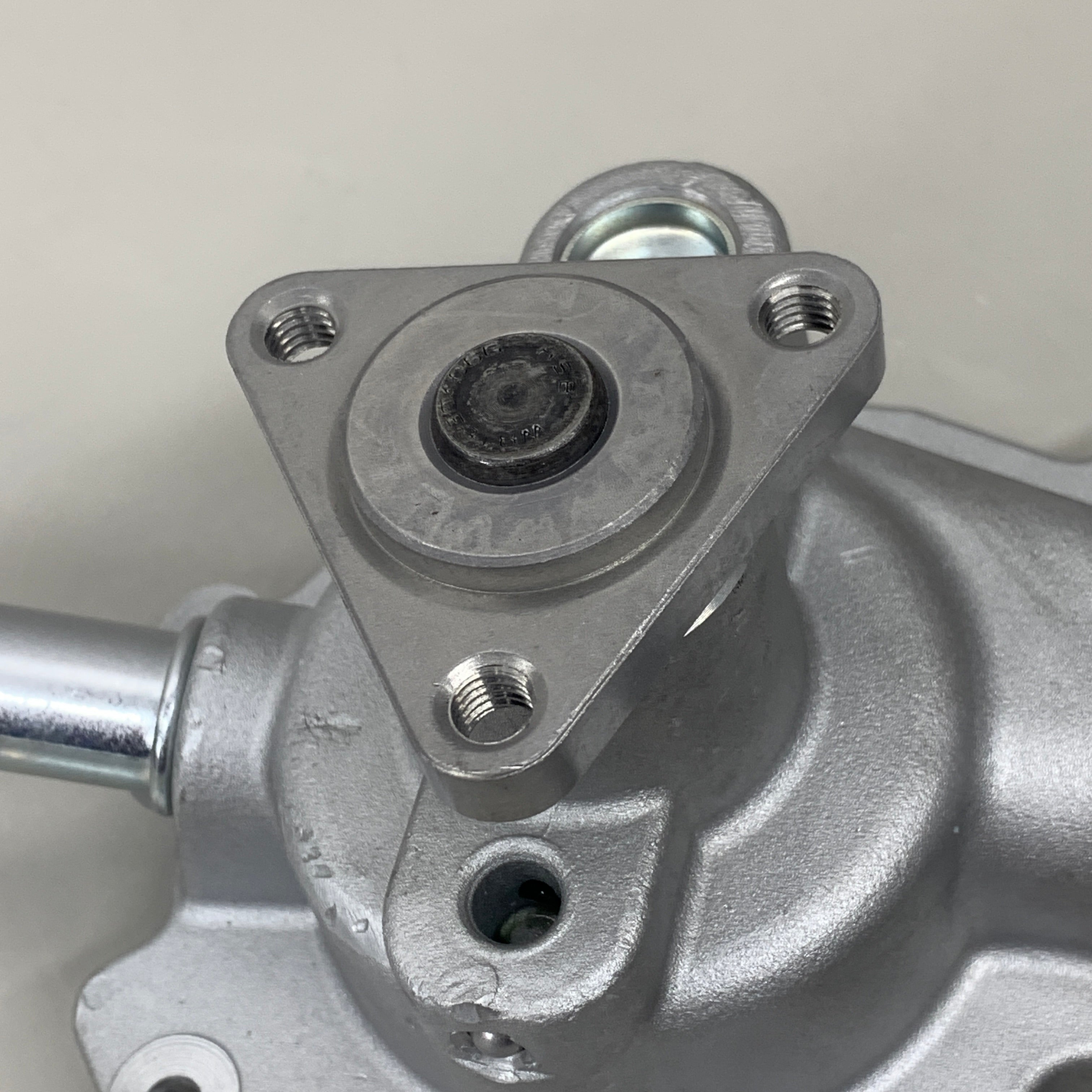 GMB Engine Water Pump for Ford/Lincoln Vehicles 188580 125-6090