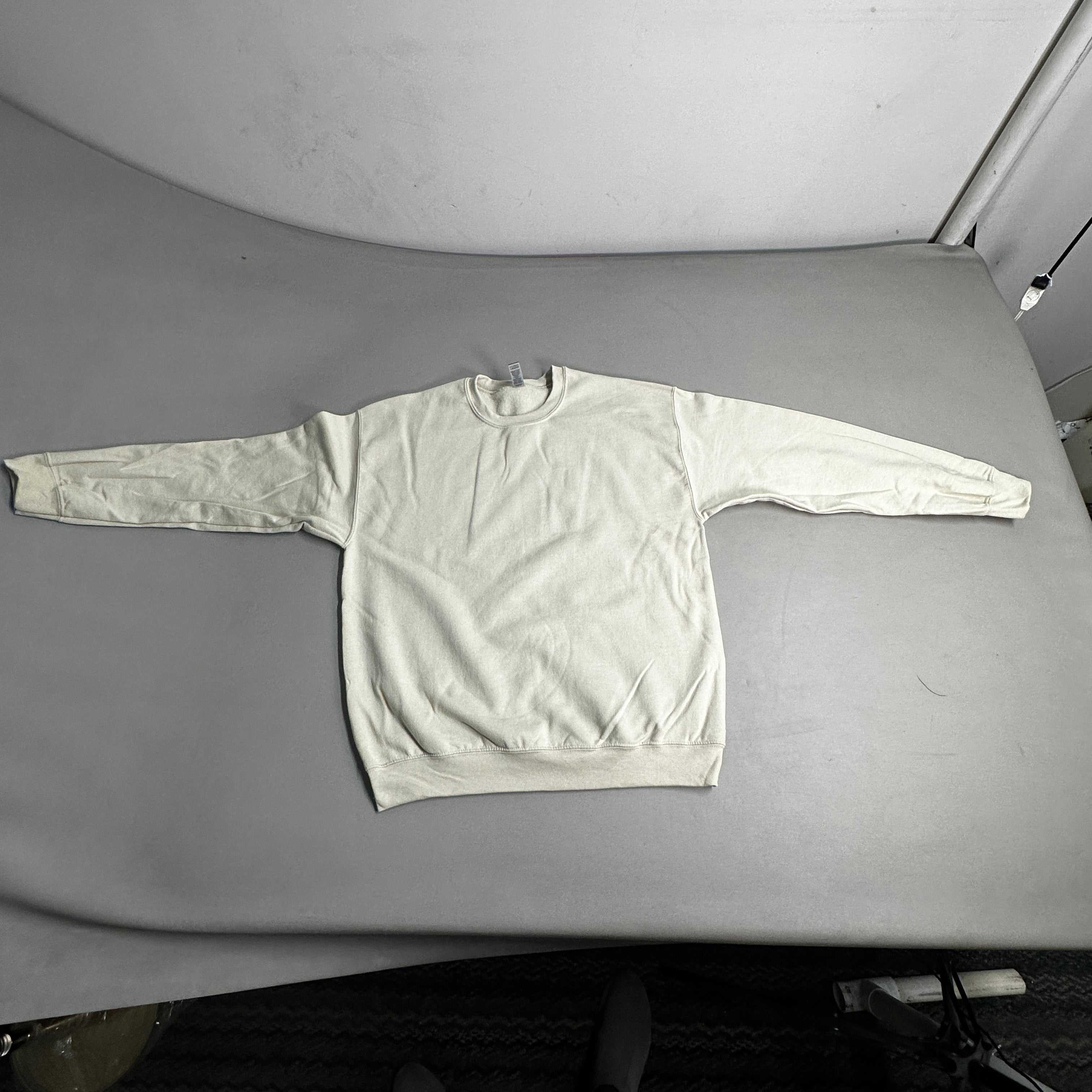 GILDAN (36 PACK) Heavy Blend Crewneck Sweatshirt Men's Sz L Sand G180