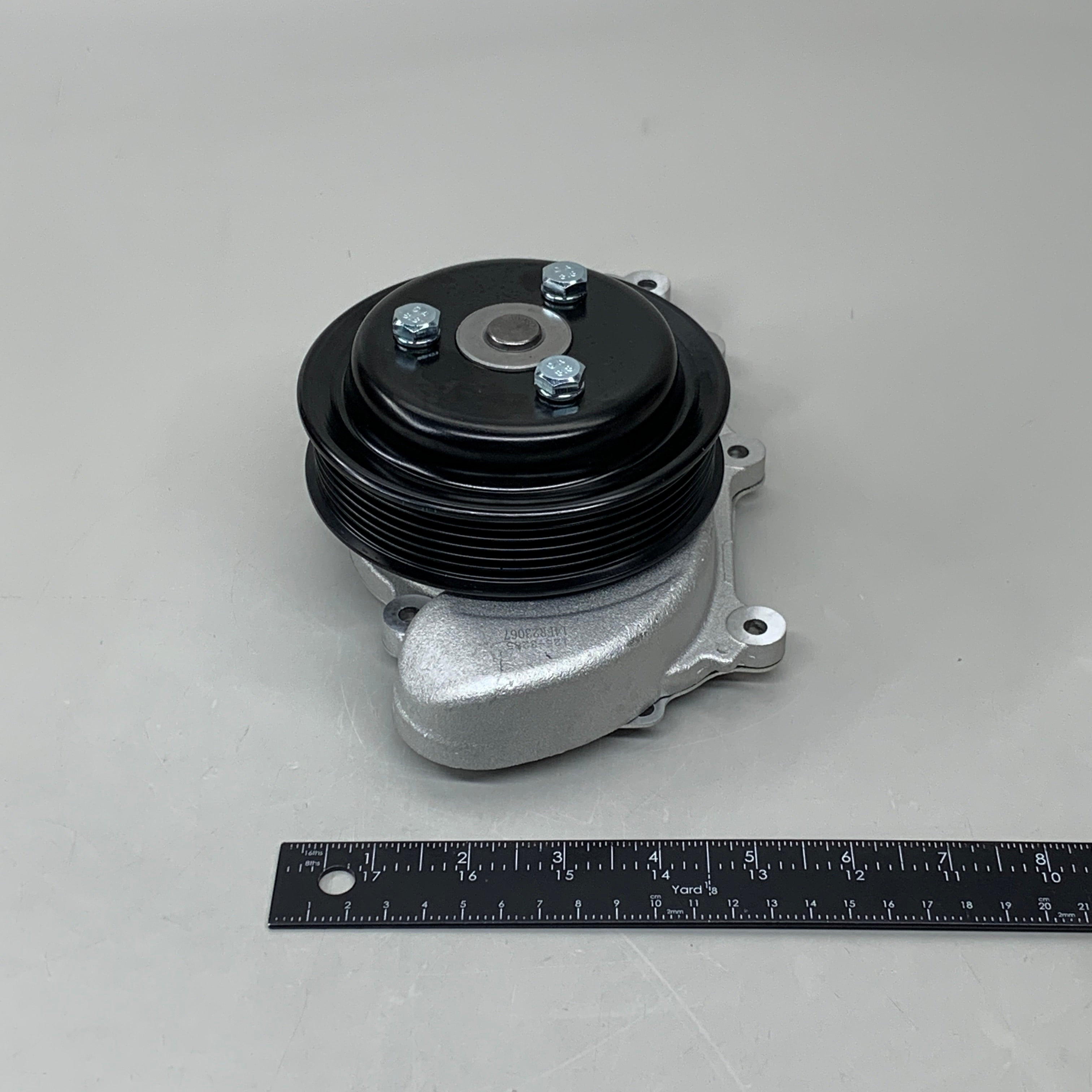 GMB Engine Water Pump for Mobility/Ford Vehicles 194197 125-3285