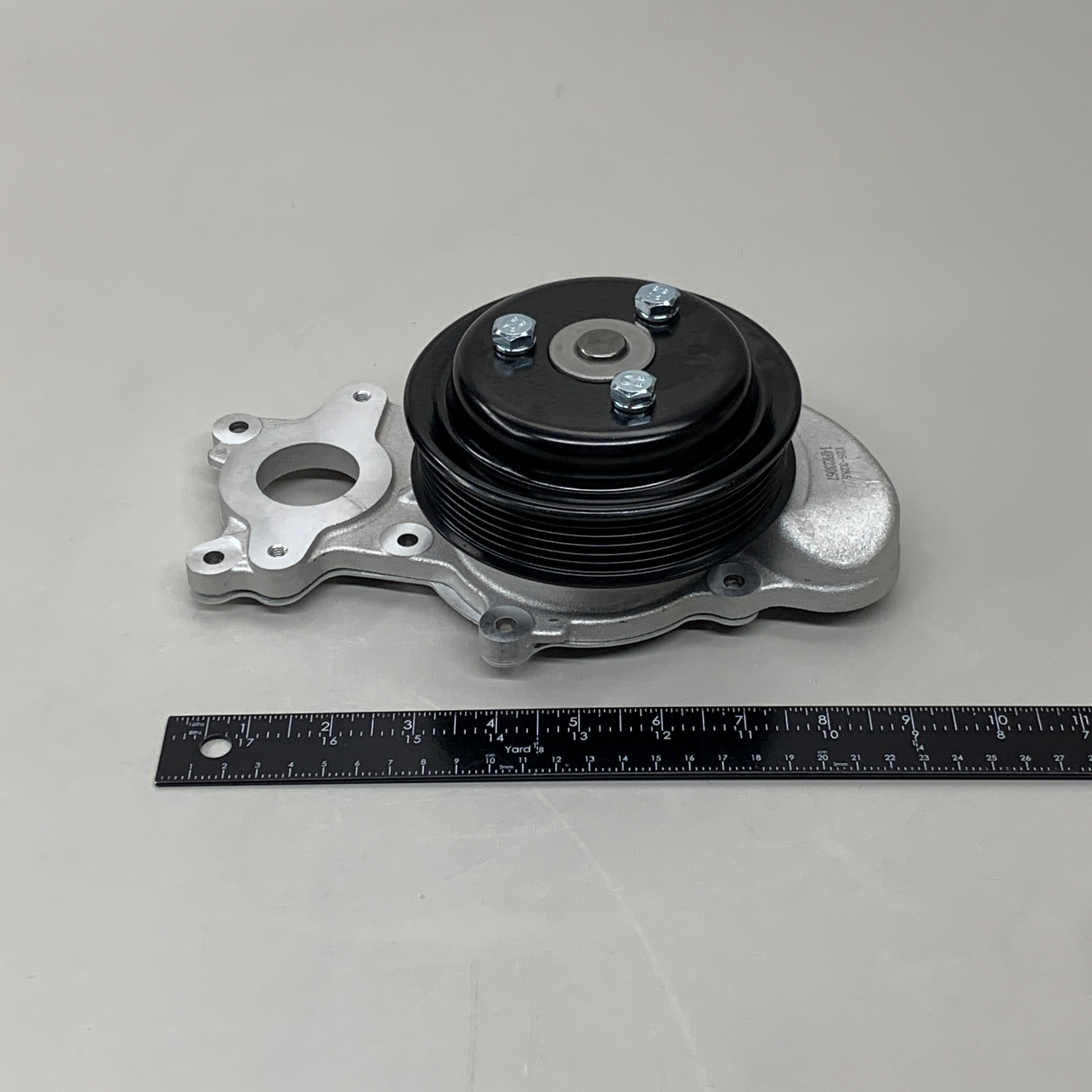 GMB Engine Water Pump for Mobility/Ford Vehicles 194197 125-3285