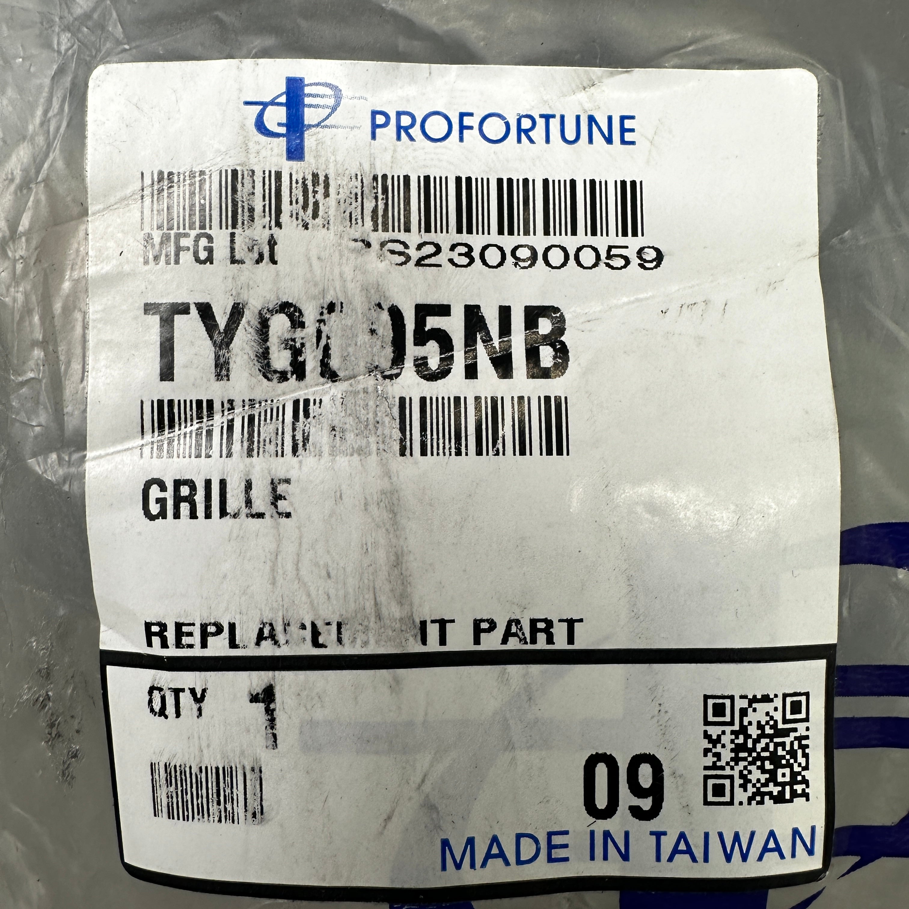 PROFORTUNE TYG095NB Replacement Grille for 1996-1998 TOYOTA 4Runner (AS-IS, 1 Mount Damaged)