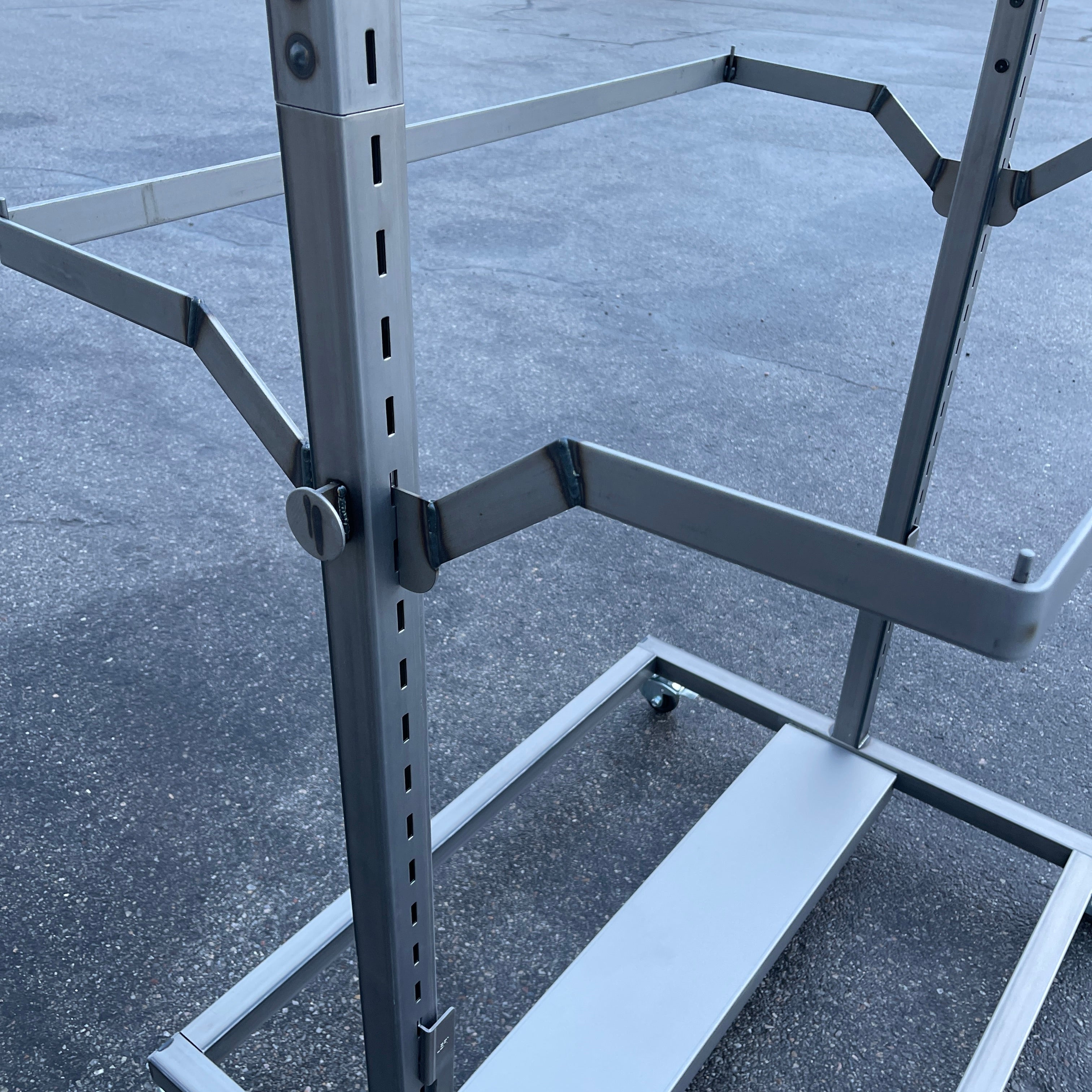 GRAND + BENEDICTS Mobile Core 4-Way Display Rolling Shelf Rack 943-GB4133-18 (New)