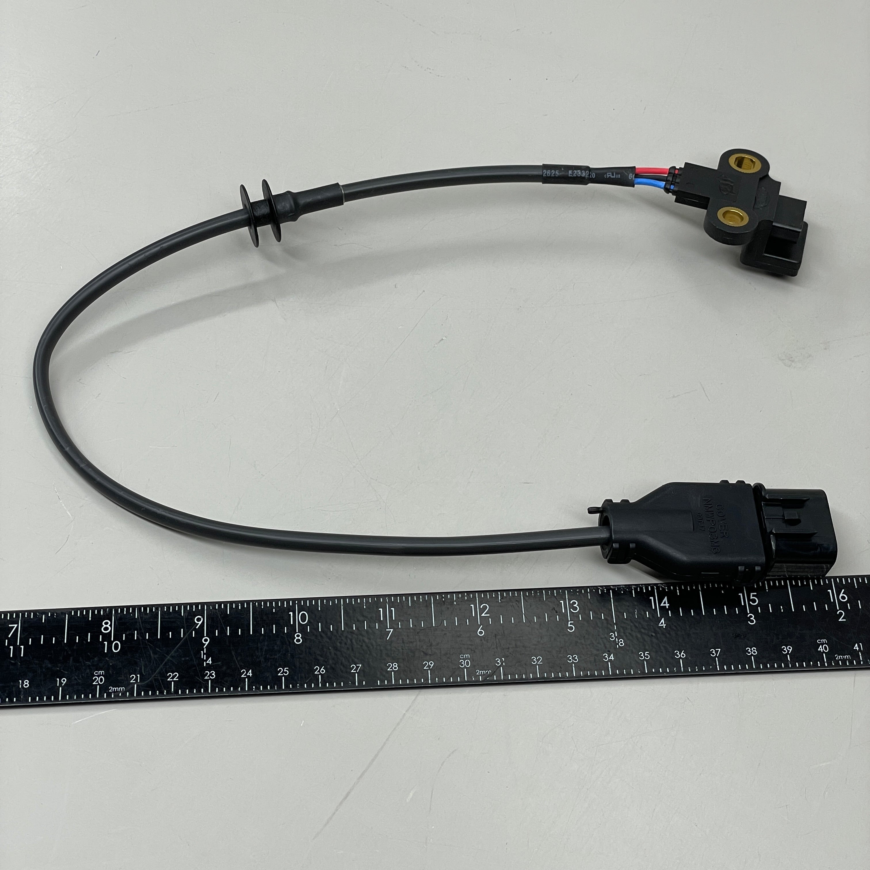 DENSO OE Camshaft Position Sensor KIA 2003-2006 196-8008