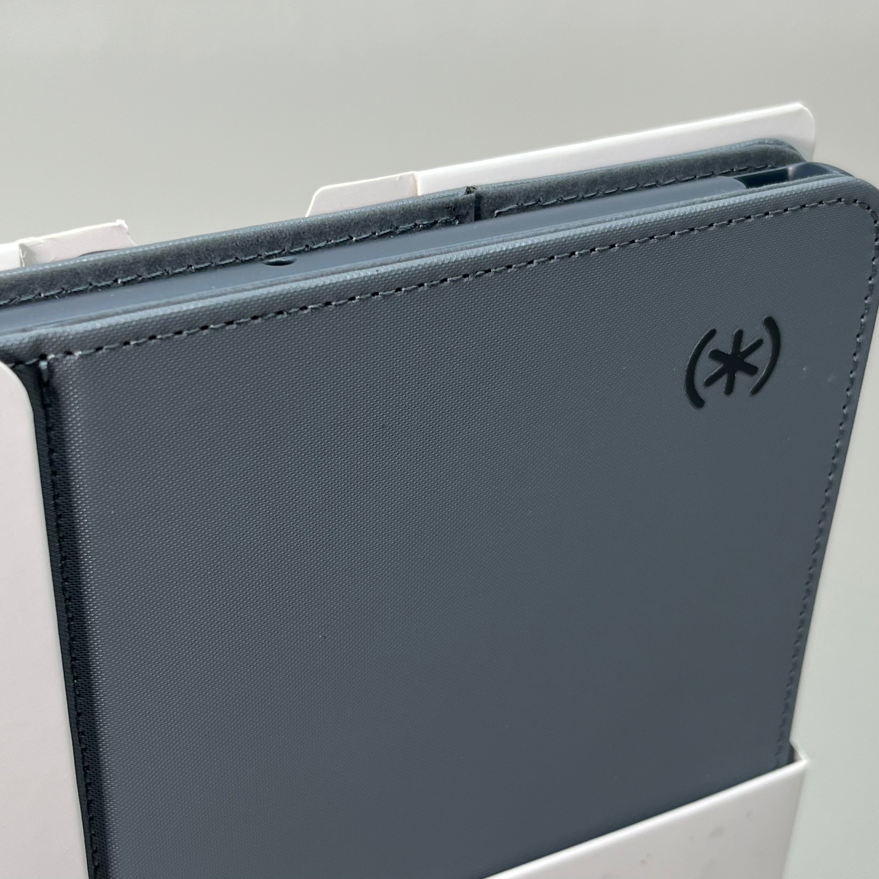 SPECK Balance Folio Case – 10.2” iPad ONLY (7th/8th/9th Gen 2019–2021) – NOT 9.7”