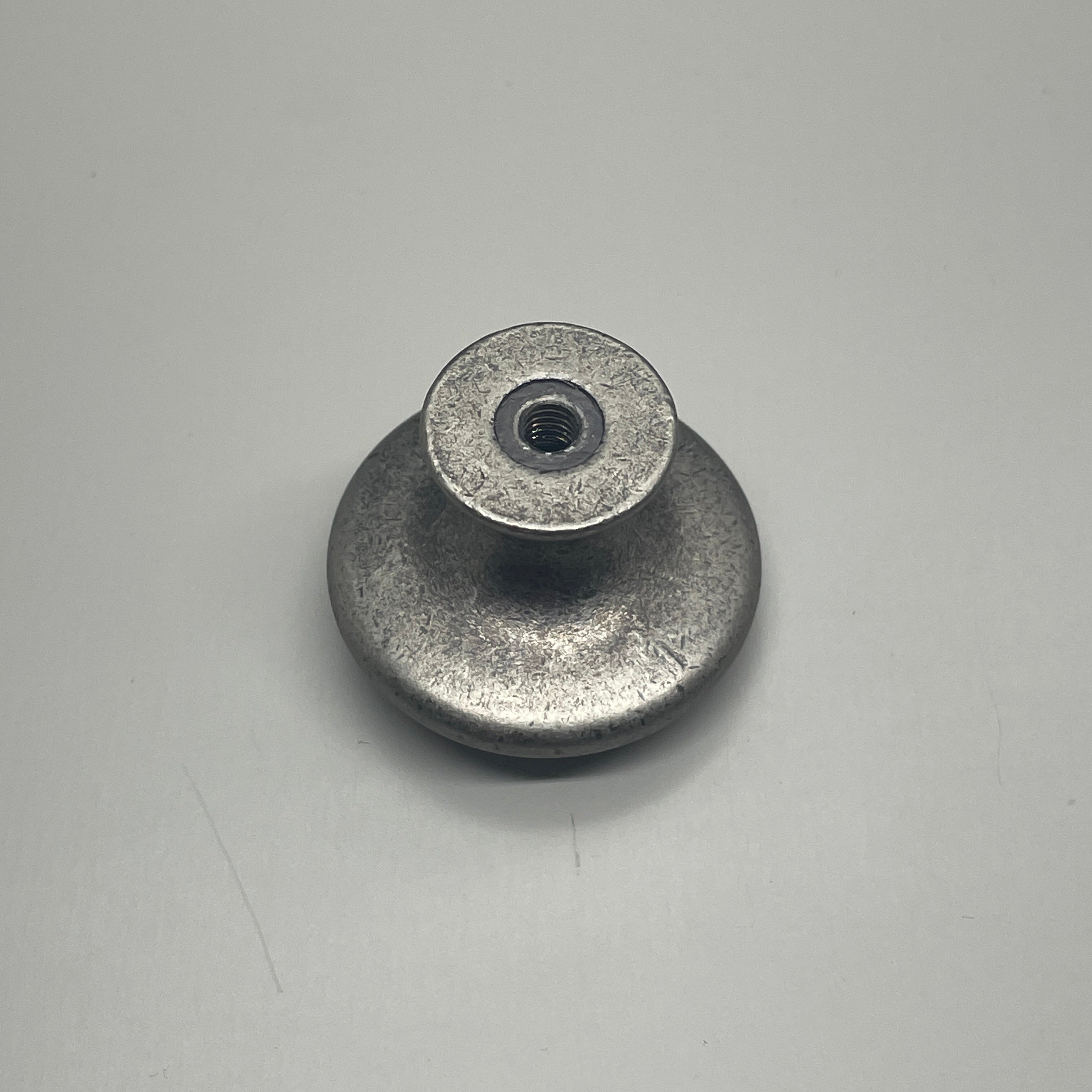 BERENSON (25 PK) Traditional Advantage Weathered Nickel Ringed Knob 9366-10WN-P