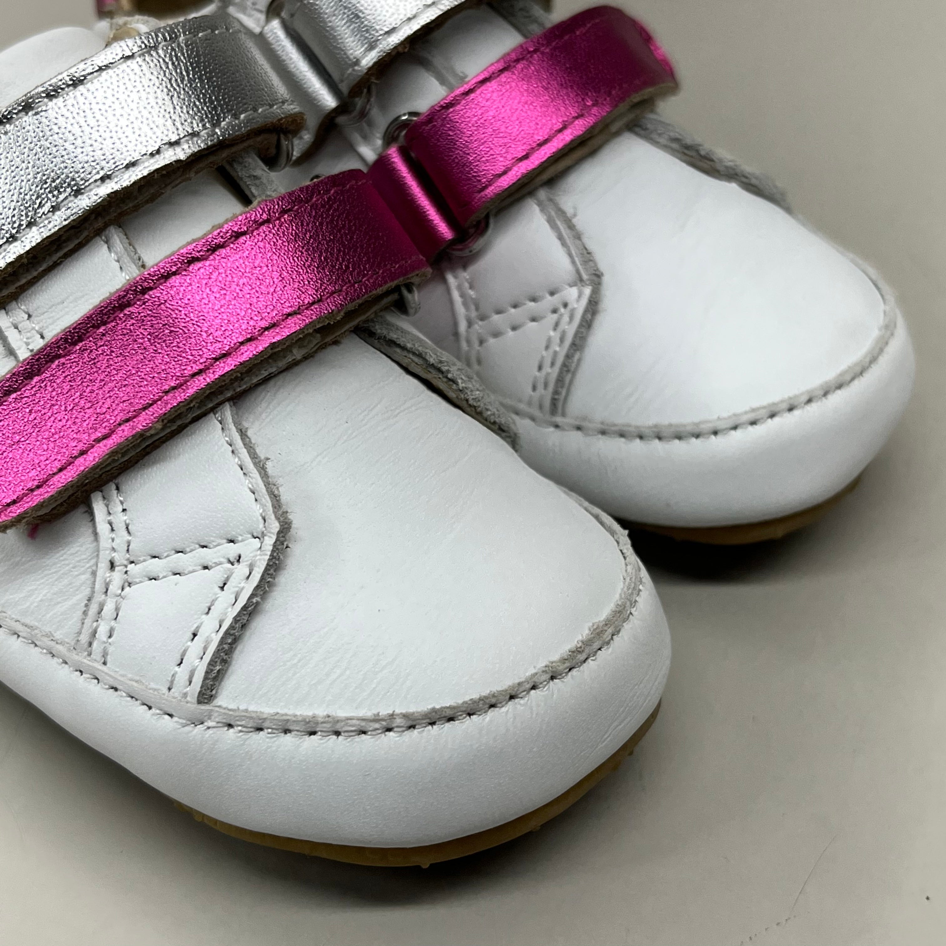 OLD SOLES Baby 2 Straps Leather Shoe Sz 5 EU 21 Snow/Fuchsia Foil/Silver #0060R