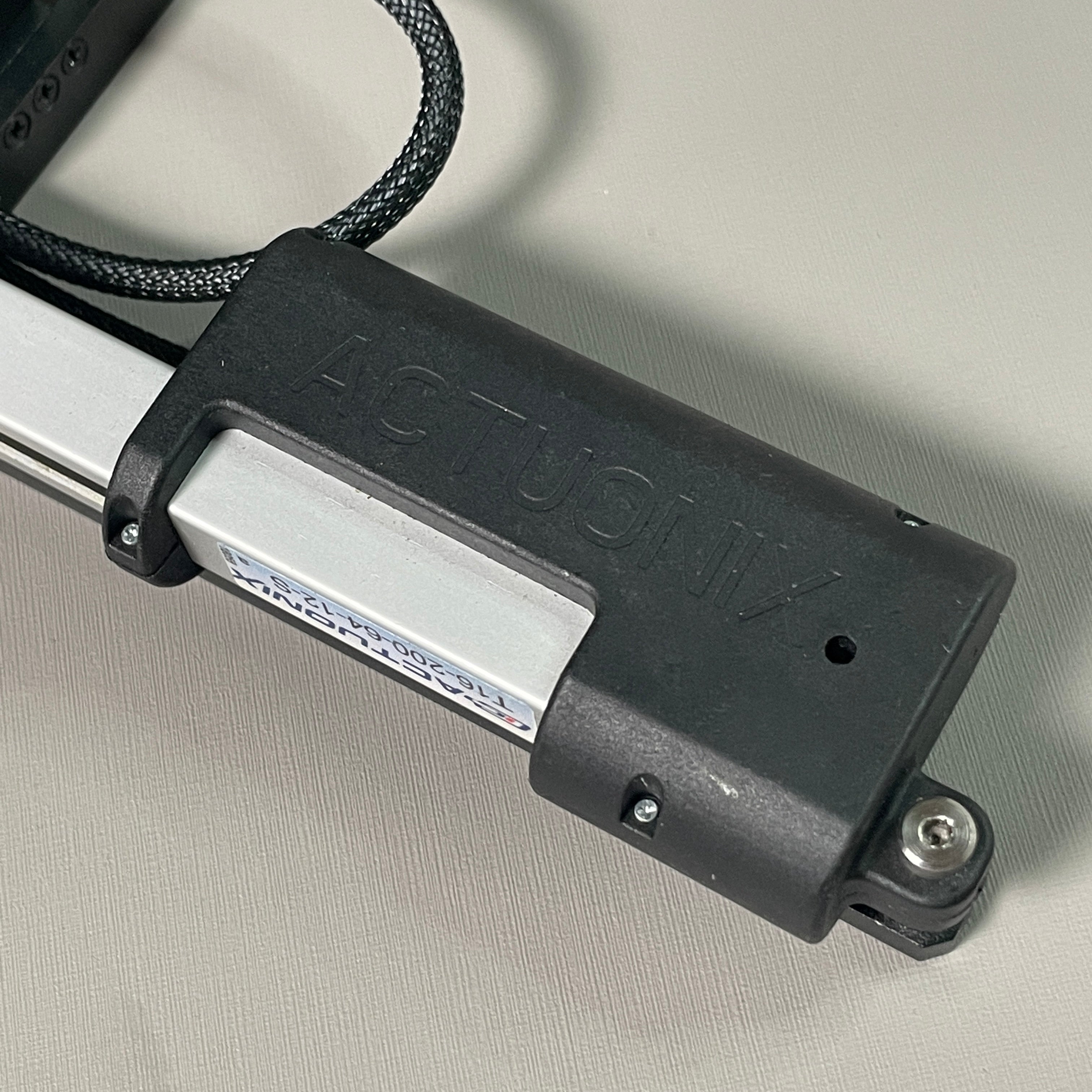 Scientific Veterinarian X-Ray Surround On Linear Rail, Actuoinix Motion Actuator & Hardware (New)