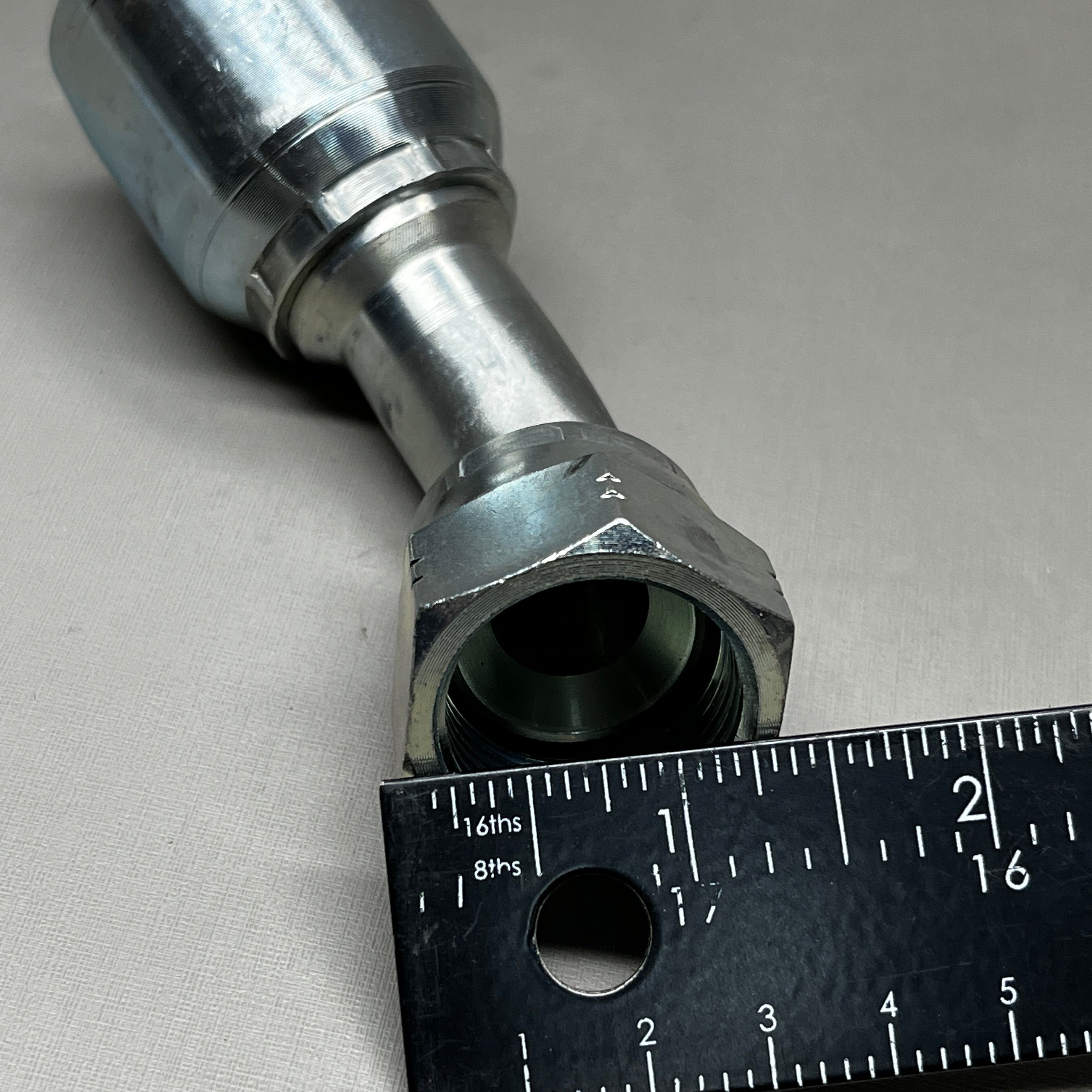 FLEXTRAL Hydraulic Coupling Adapter Steel 45 Female Swivel 1 1/8" X 1 1/4" E-12 LKAI (New)