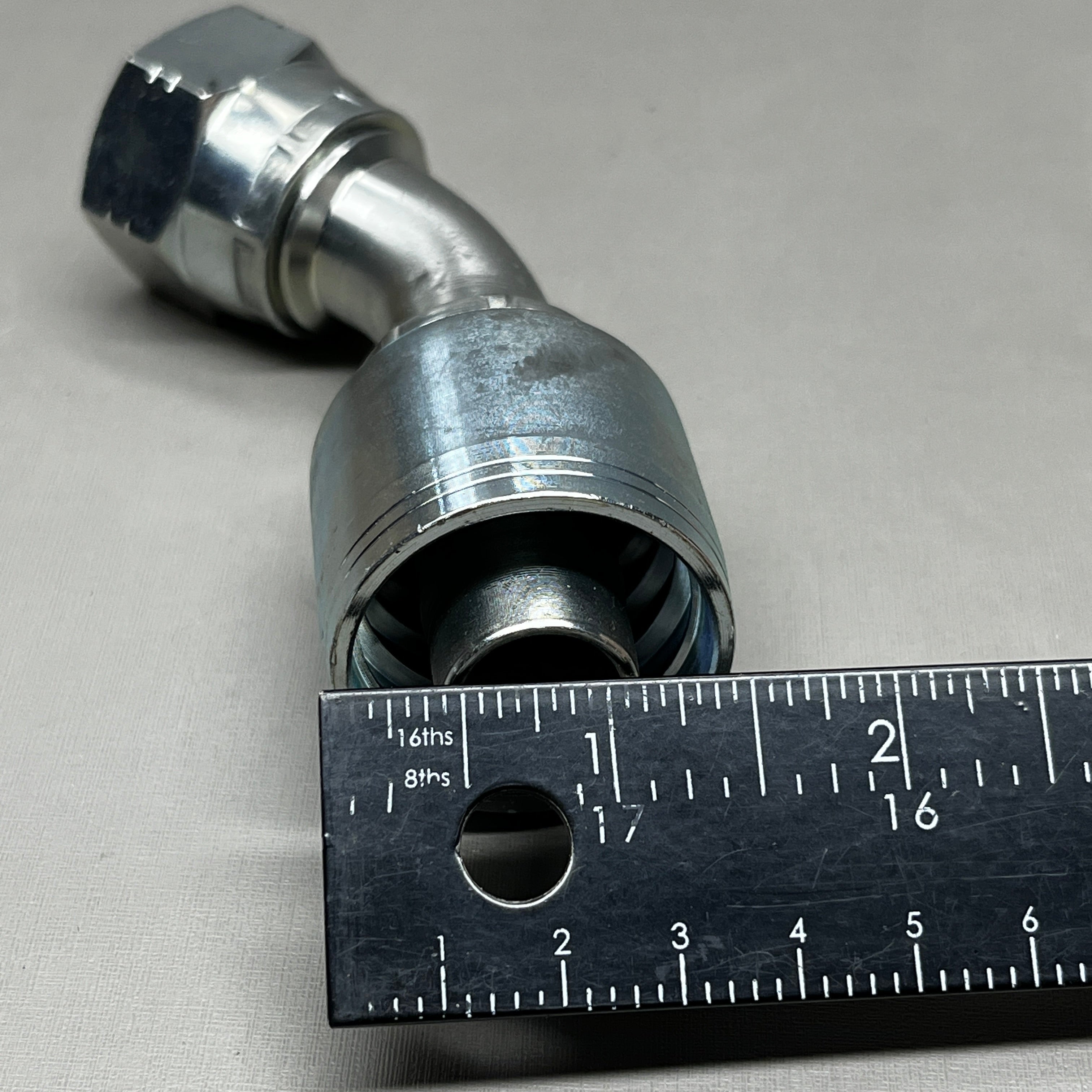 FLEXTRAL Hydraulic Coupling Adapter Steel 45 Female Swivel 1 1/8" X 1 1/4" E-12 LKAI (New)
