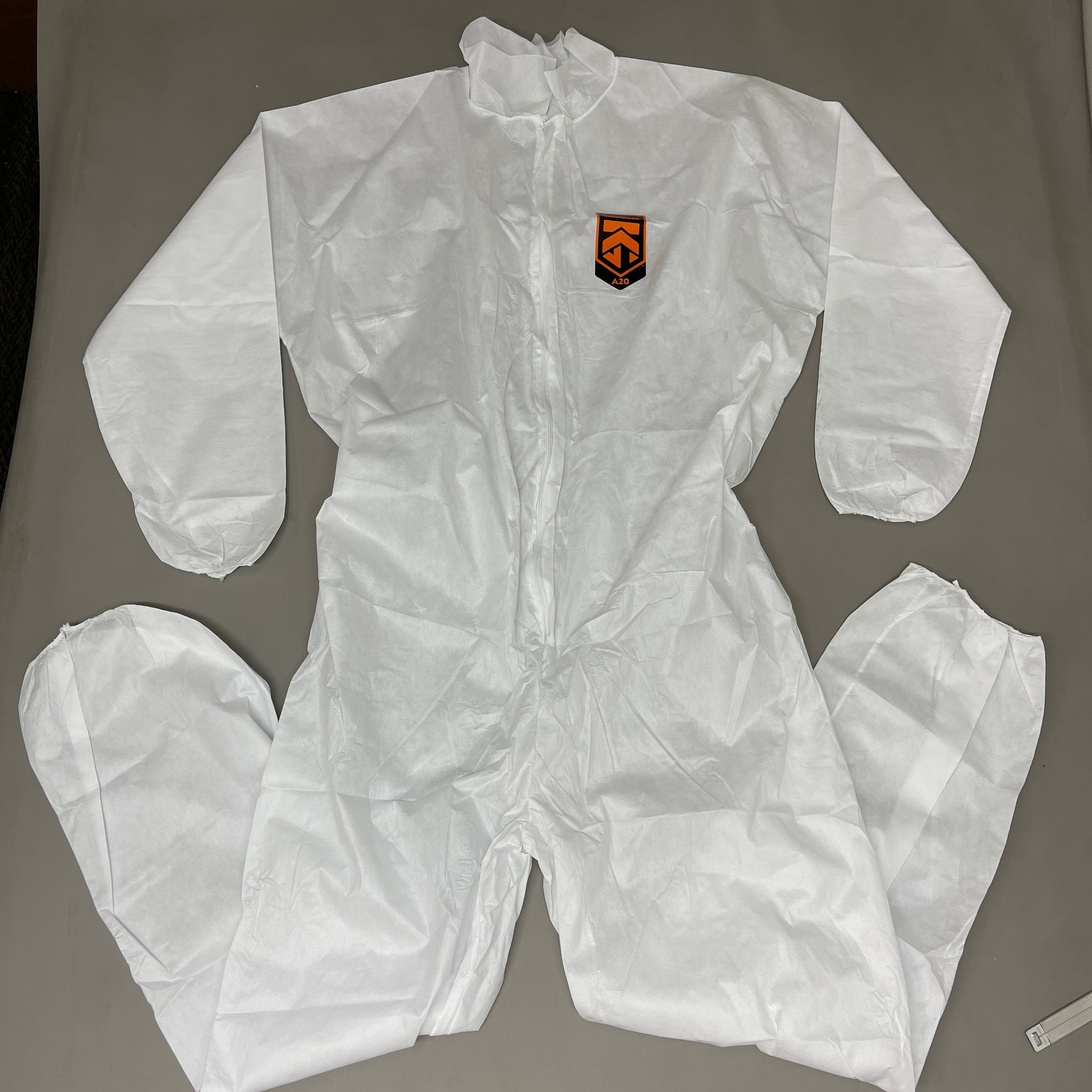 KLEENGUARD Box Of 24 A20 Coveralls Protective Clothing Zip Front Elastic XL White 49104(02) (New)
