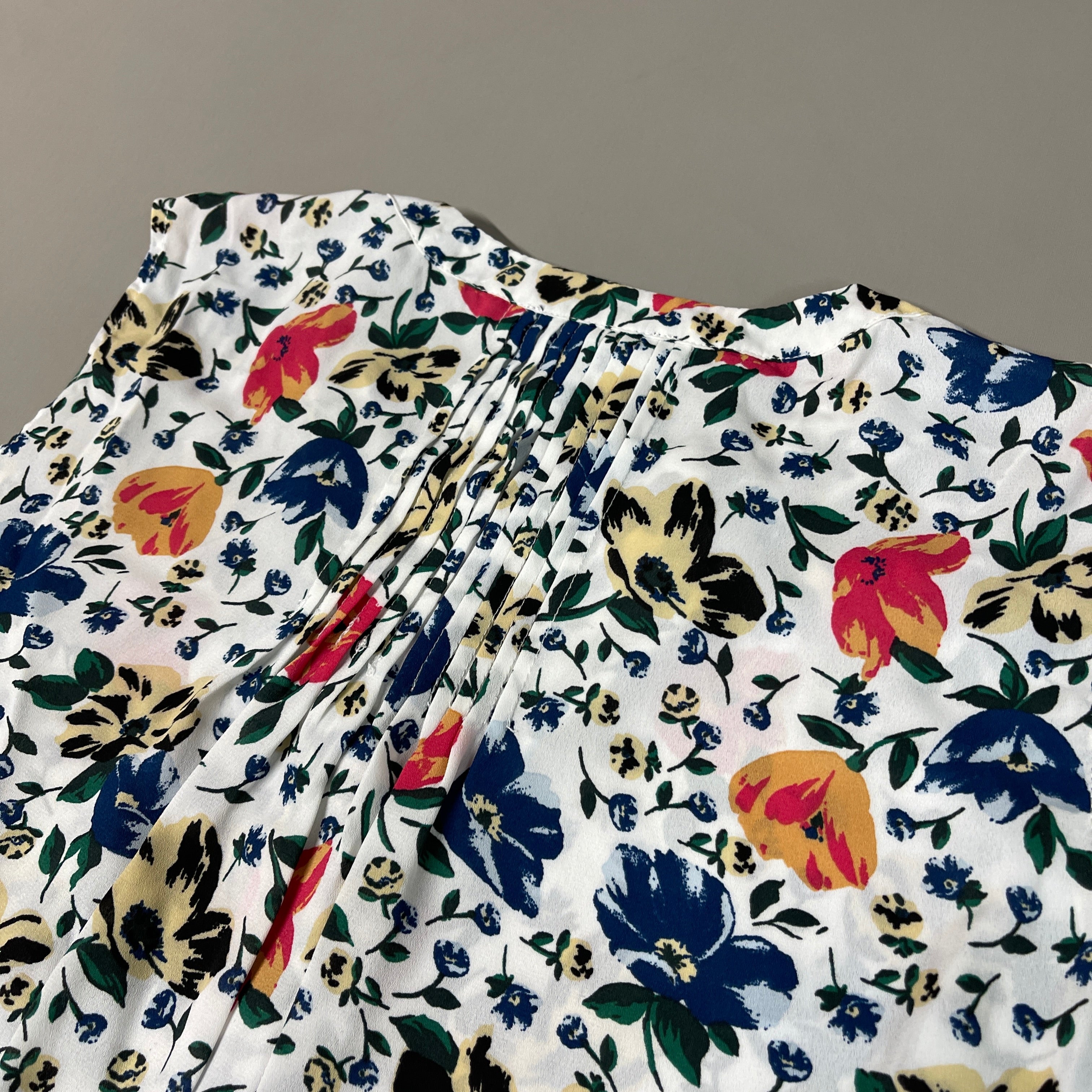 CHELSEA & THEODORE Sleeveless Blouse Women's Size S Bash Floral White 2165072 (NEW)