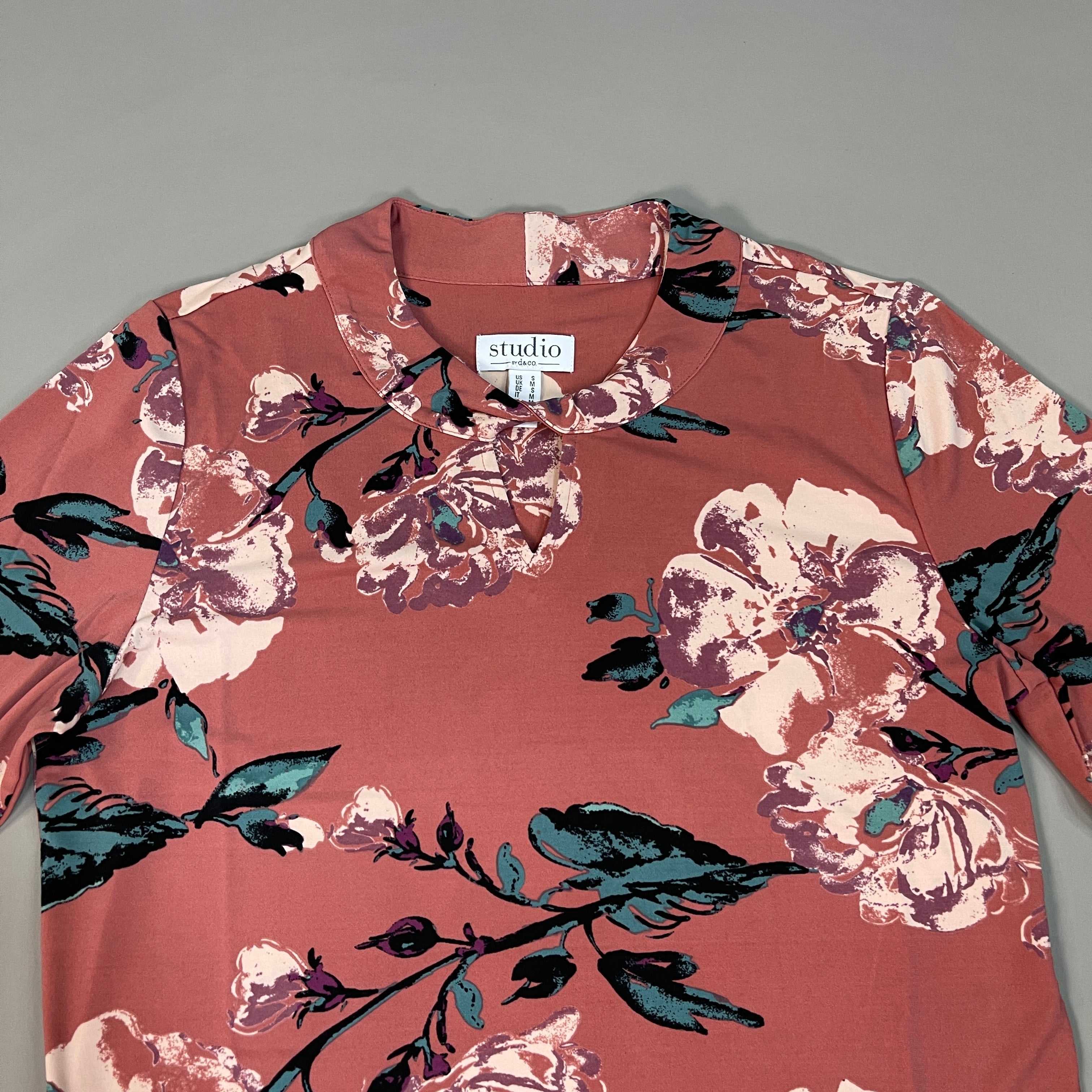 STUDIO BY D&Co Printed Long Sleeve Top Women's Sz S Classic Rose Floral (New)