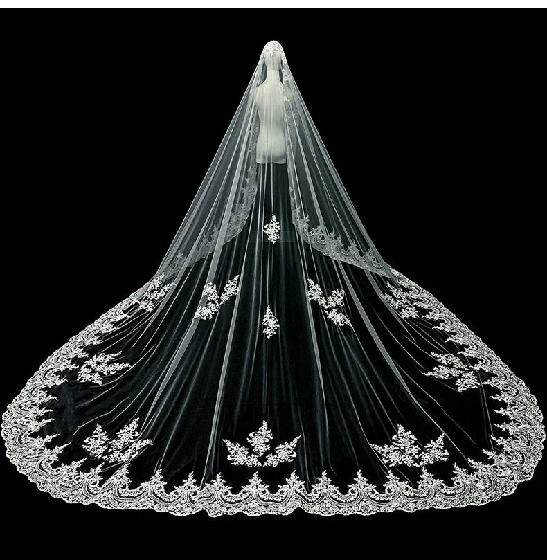 Luxury Long Large Trailing French Retro Lace Wedding Dress