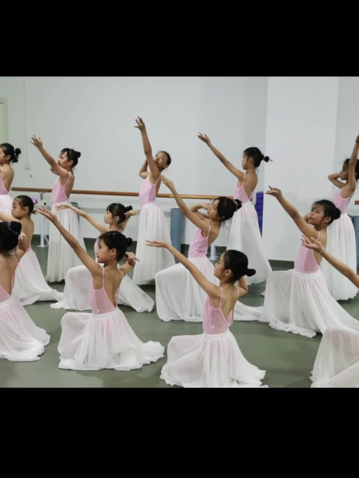 720-Degree Large Hem Half-Length Yarn Dance  Skirt