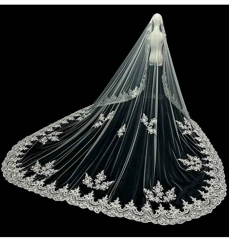 Luxury Long Large Trailing French Retro Lace Wedding Dress