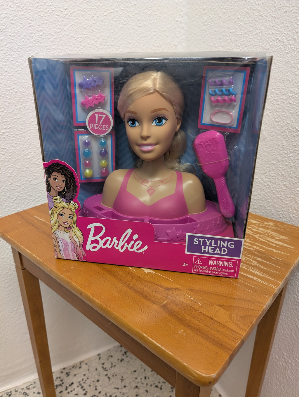 Barbie Fashionistas Styling Head 17 Piece 8" Blonde Hair with Accessories Toy