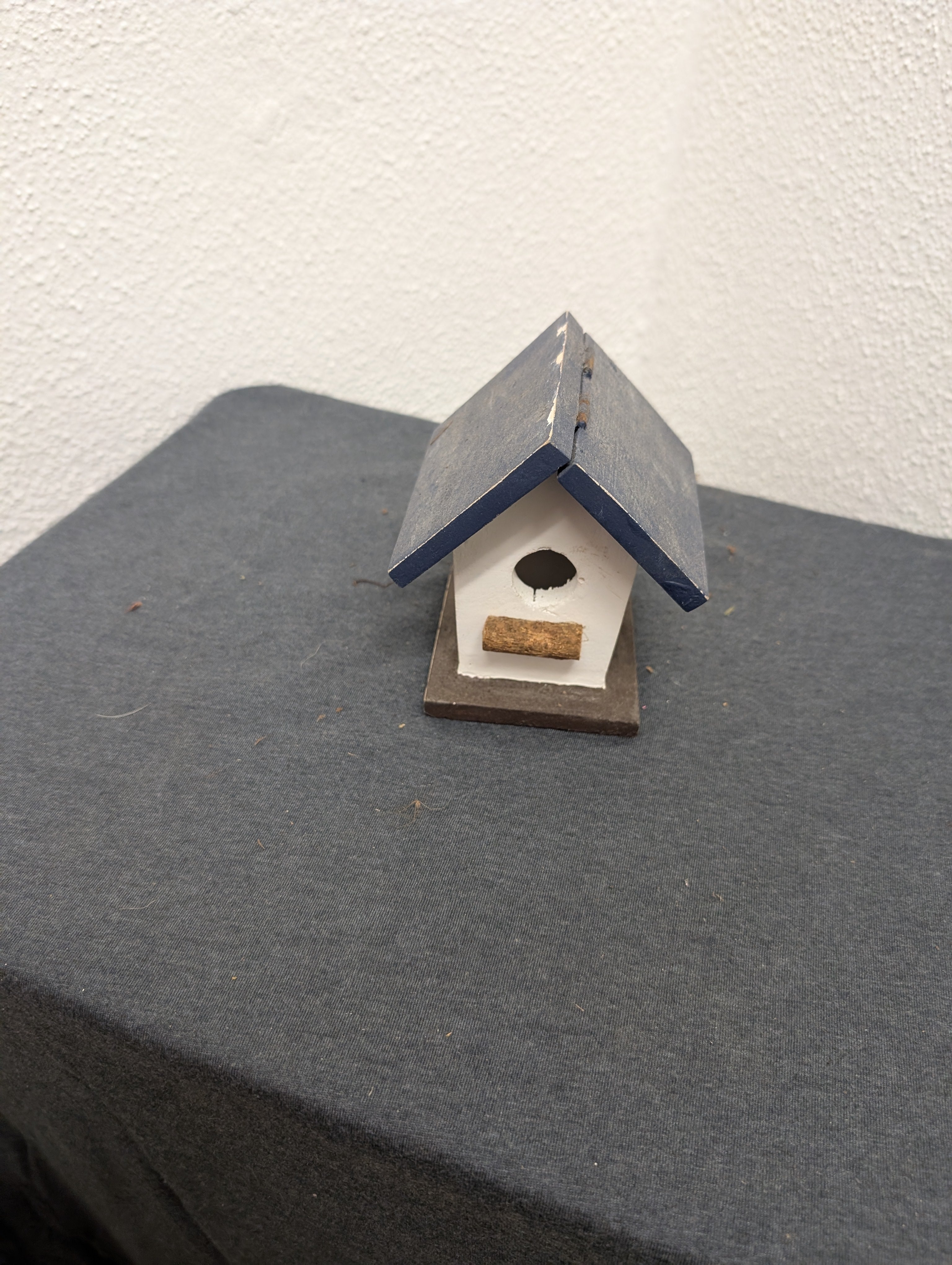 Vintage handcrafted small wooden birdhouse - liftable roof flap