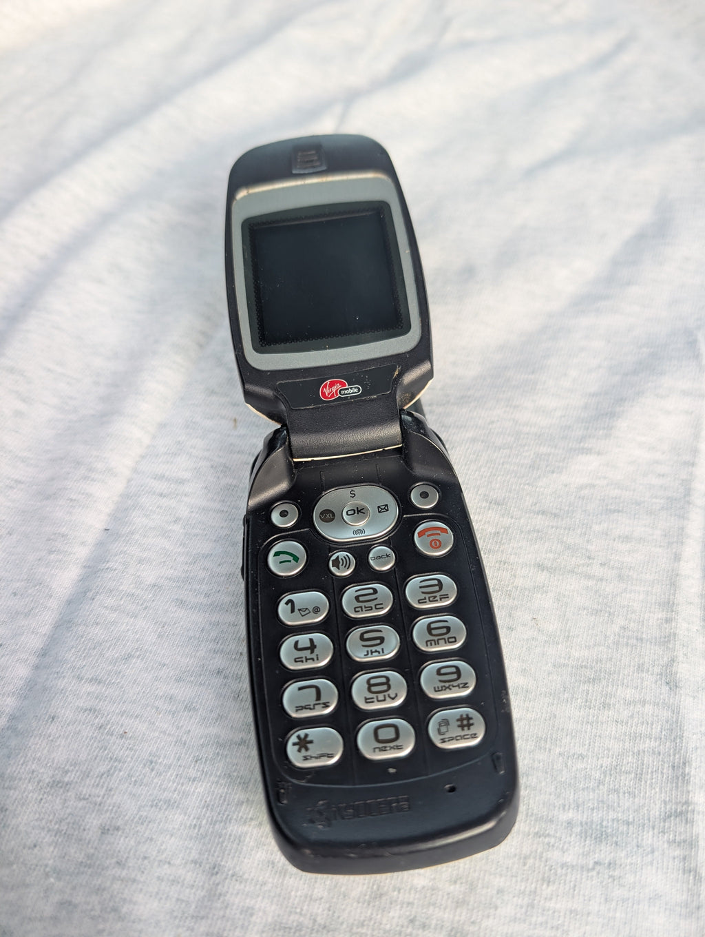 Kyocera Oystr KX9 / Oyster KX9D - White ( Virgin Mobile ) Rare Flip Phone