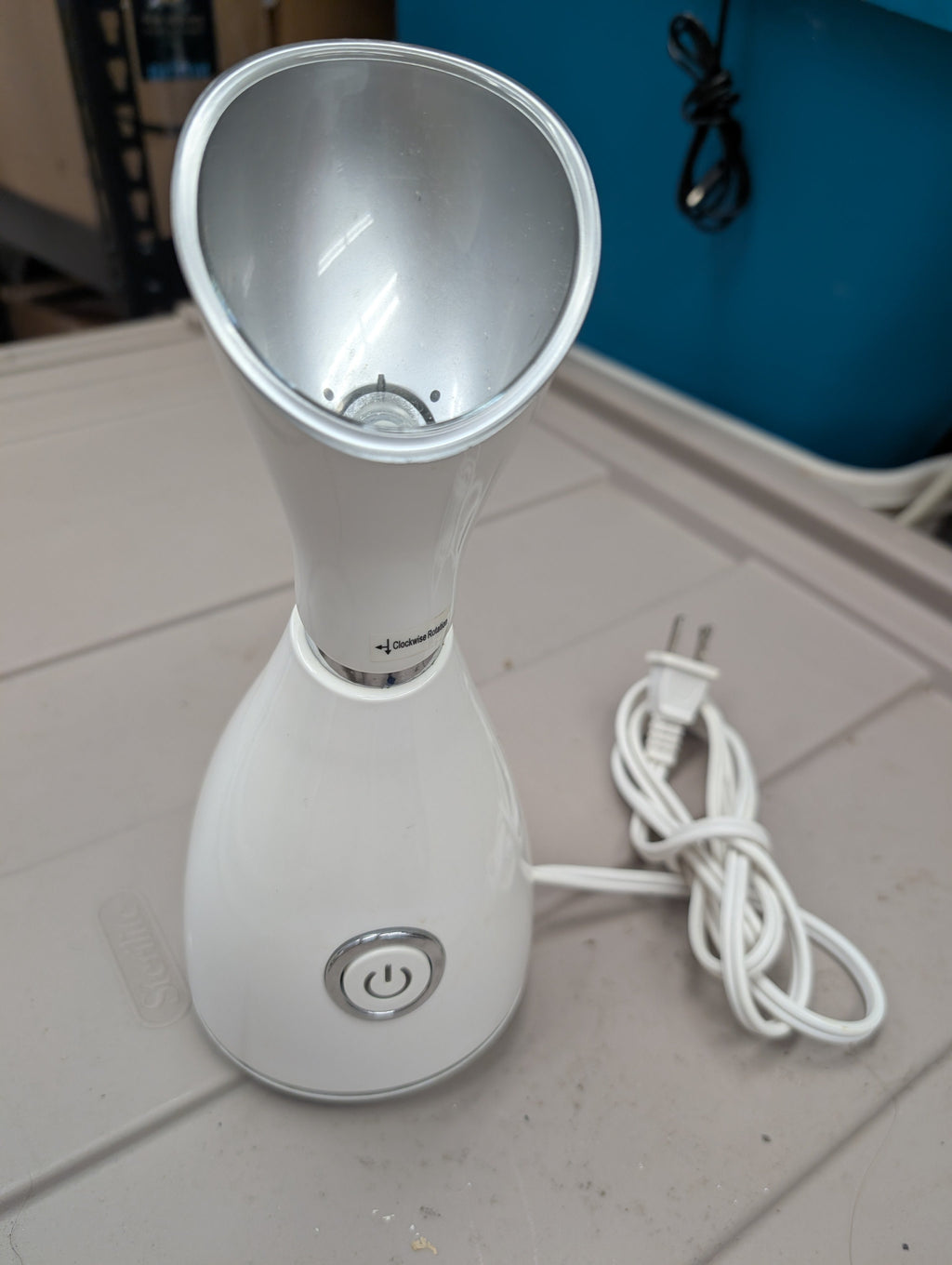 Nano Ionic Facial Steamer 300W 110-220 Voltage 65 ML Capacity White Silver