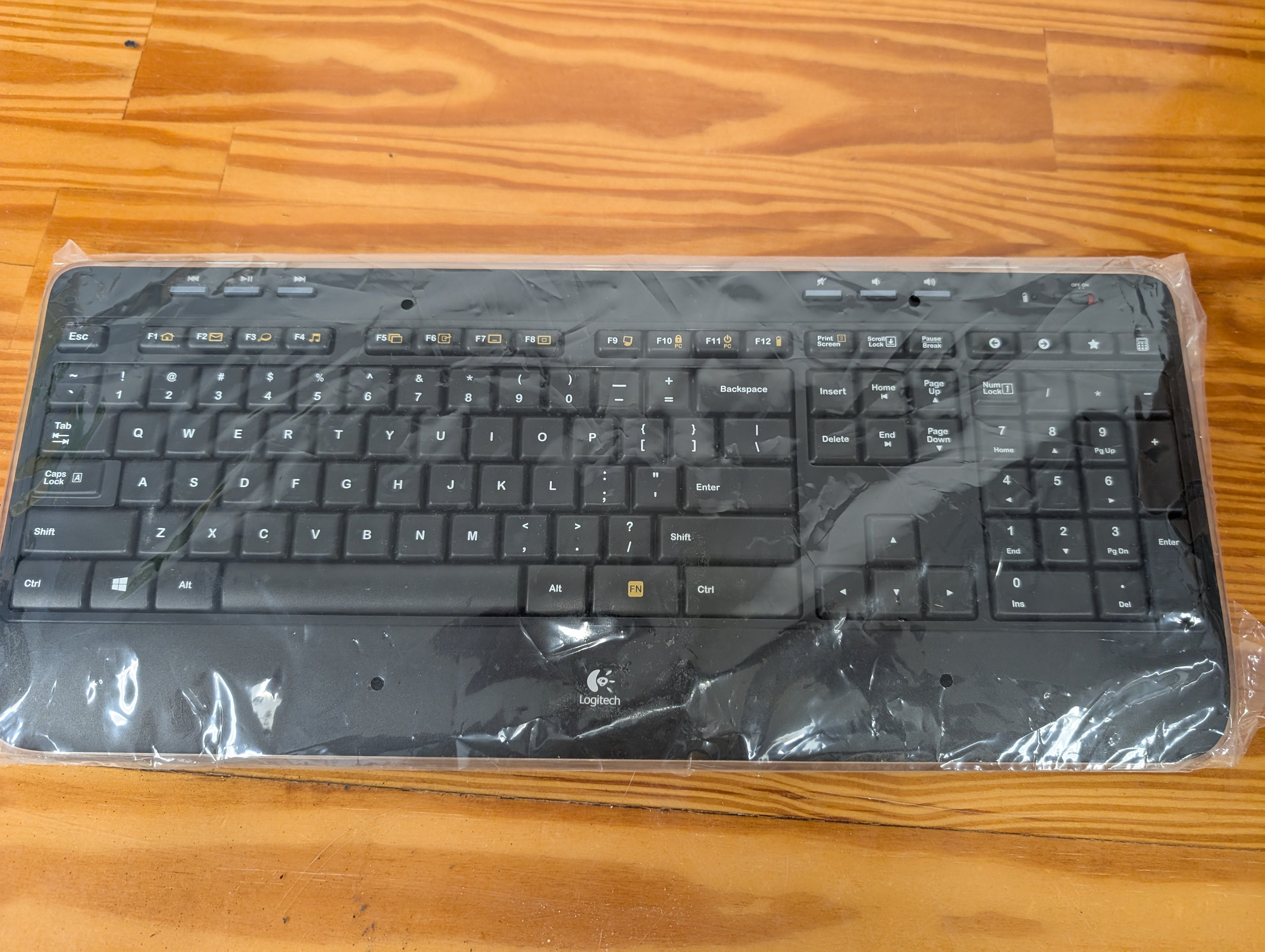 Logitech K520 Wireless Keyboard w Receiver