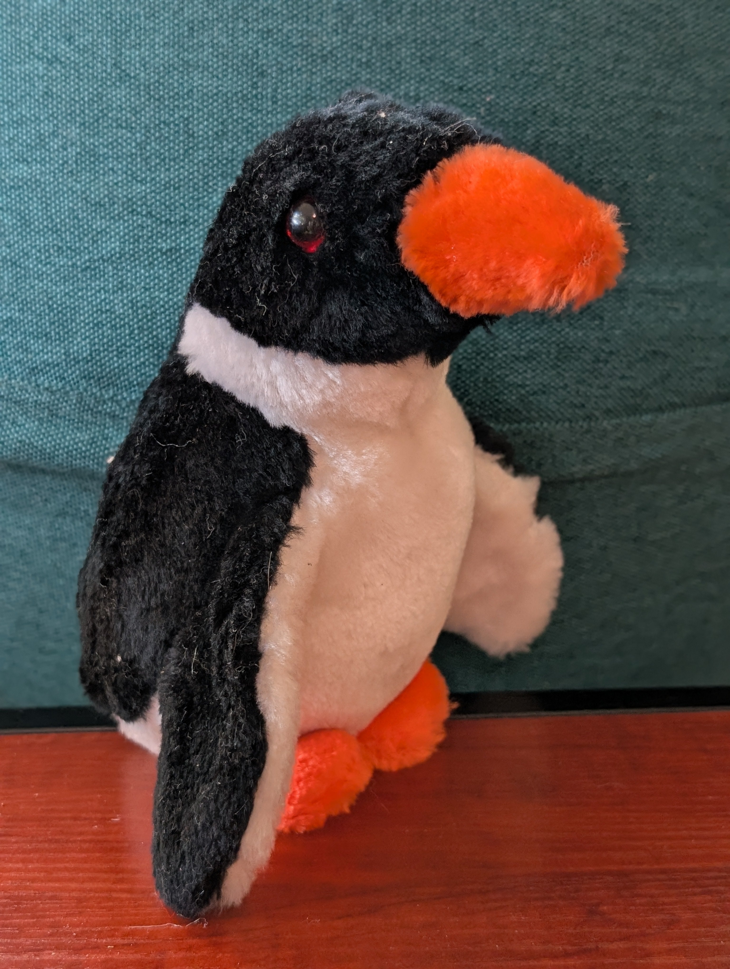 Vintage 1989 Seaworld Penguin Plush Stuffed Animal 7" Gentoo Bird Red Eyes