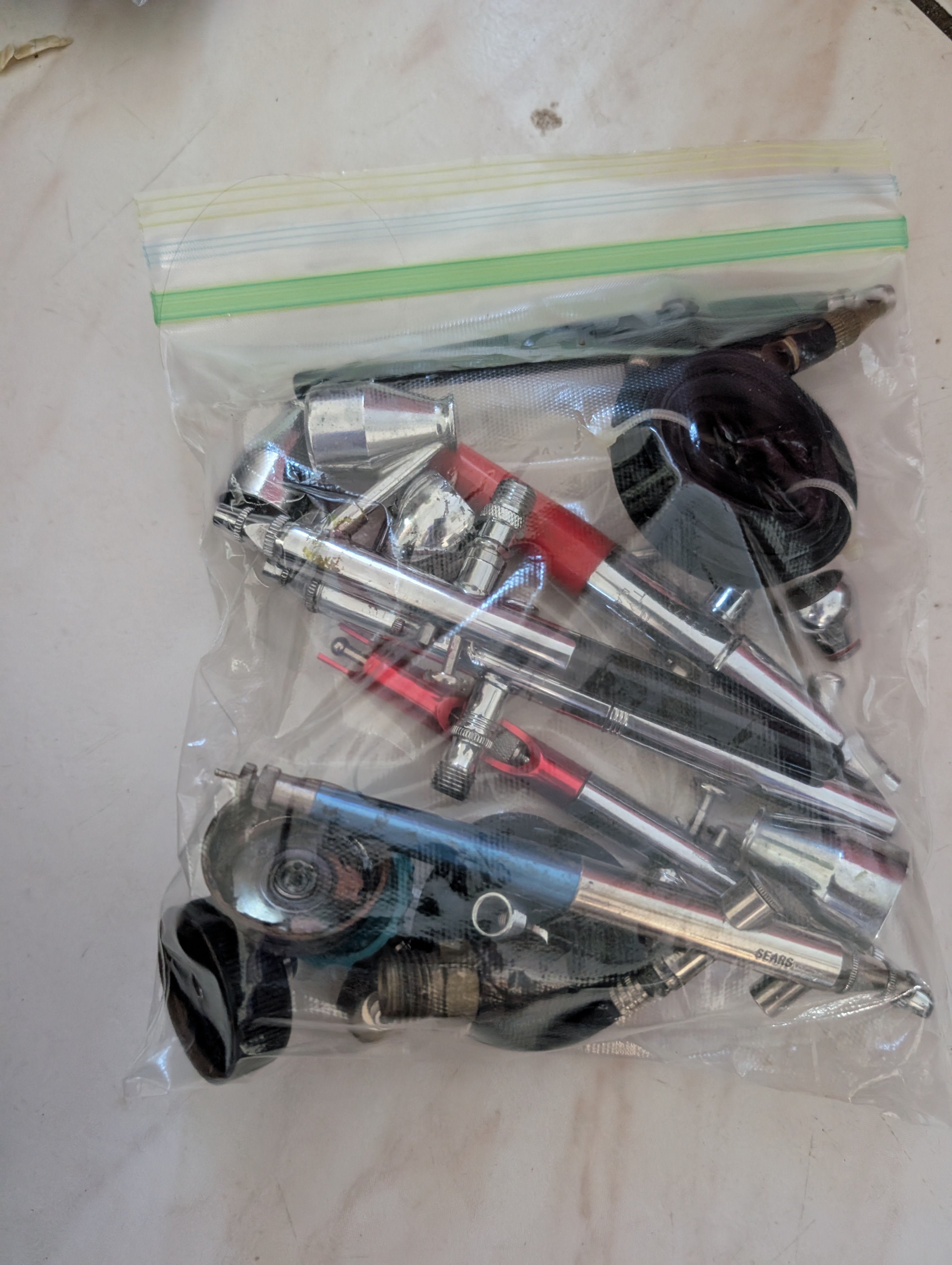 Central Pneumatic 1/5 HP 58 PSI Oilless Airbrush Compressor Kit - with extra airbrushes and paints