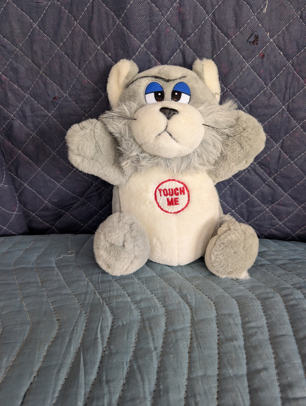 1990s Vintage Meowing Angry Cat Gray White 10" Plush Stuffed Electronic Toy B313