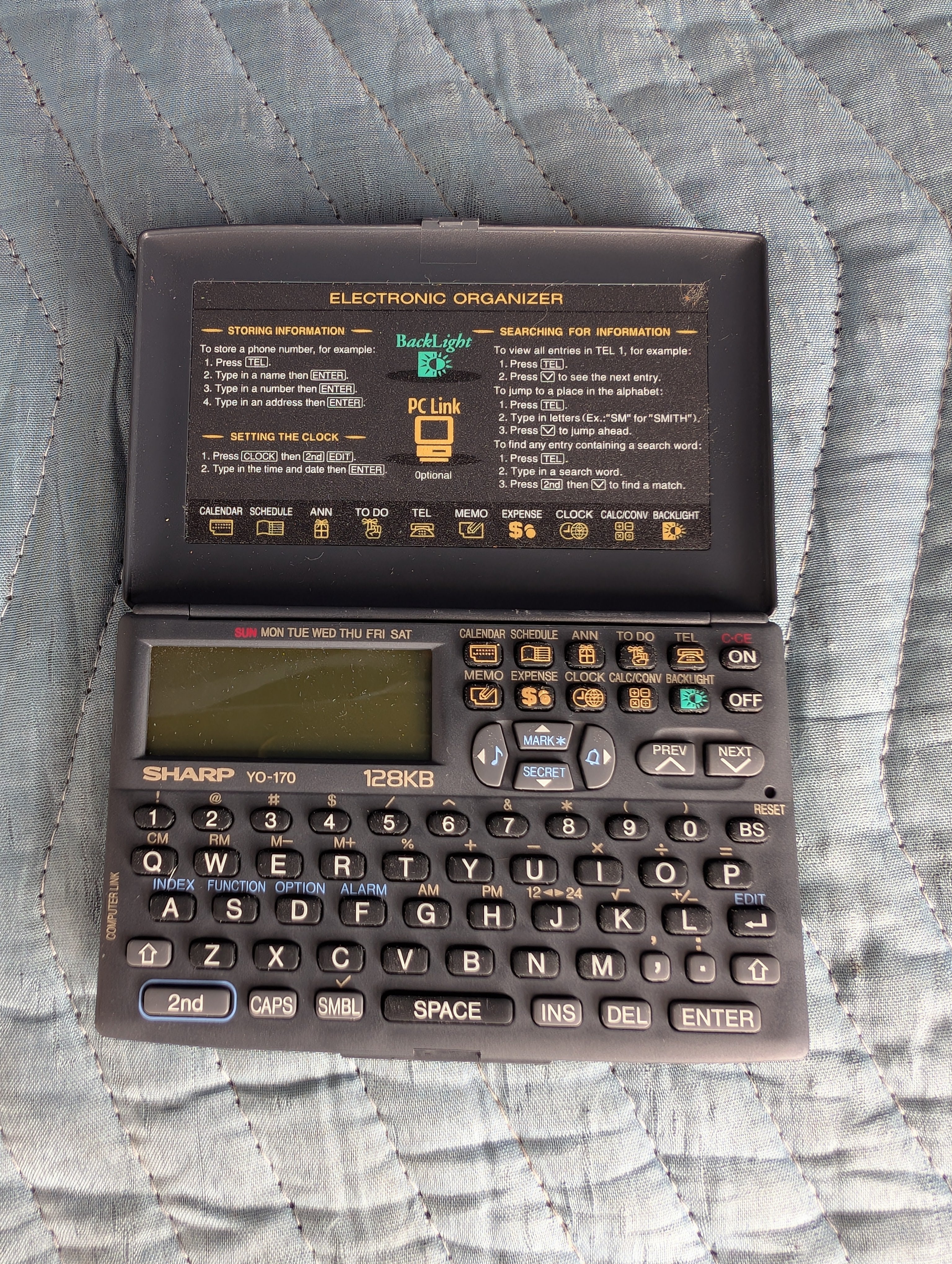 Vintage Sharp YO-170 Electronic Hand Held Organizer PDA 128 KB