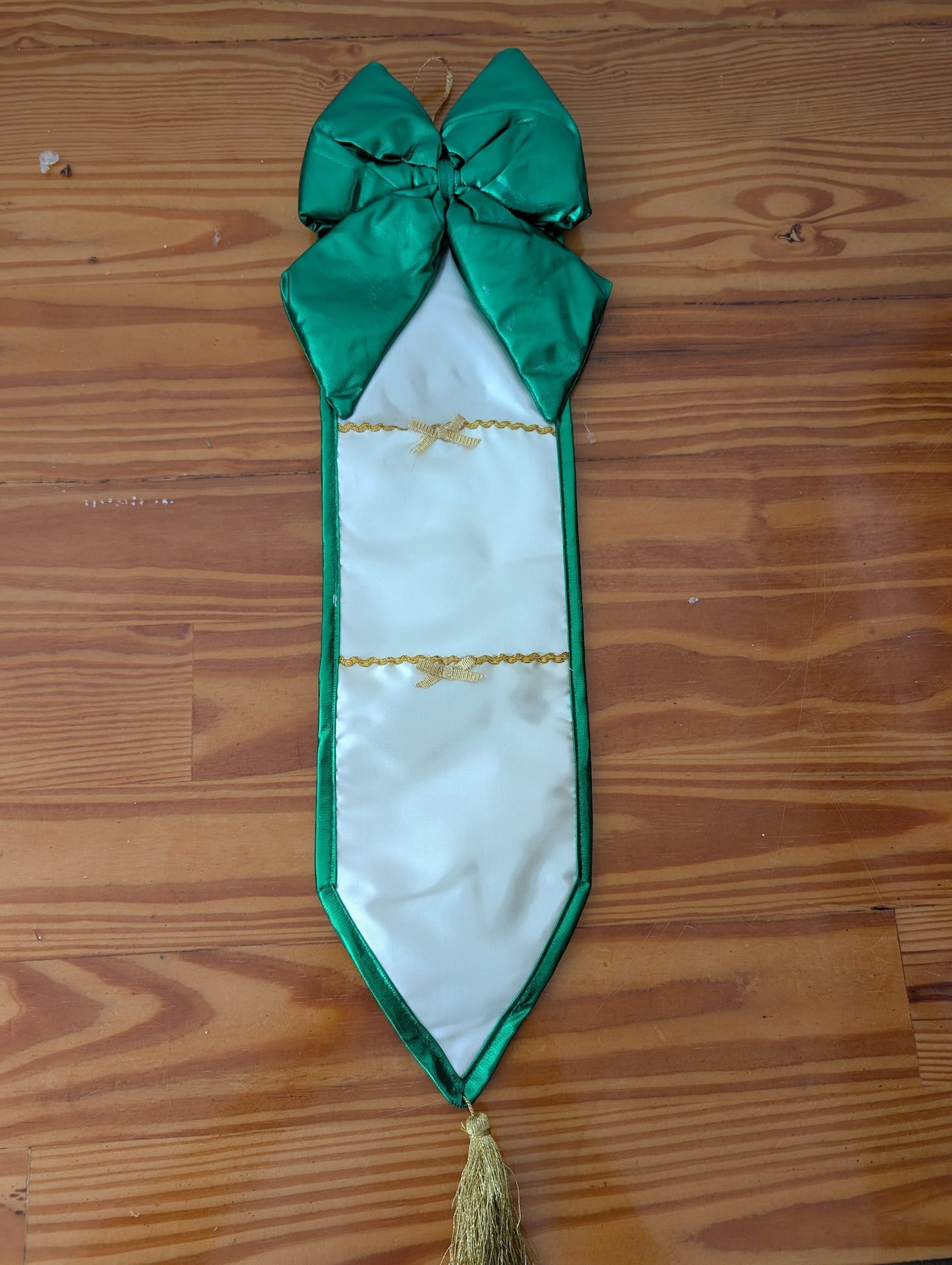 Satin Card Holder from Unknown -  Holiday Decor (Satin, Fabric, Tassel Wall Hanging / Card Holder, Traditional, Glam, Green, White, Gold)