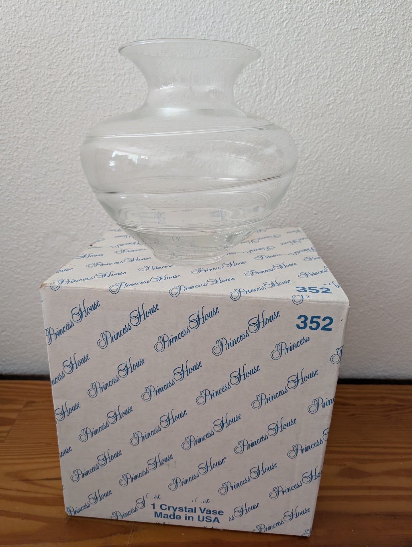Crystal Vase #352 from Princess House -  Glassware (Crystal Vase, Traditional, Classic, Clear)