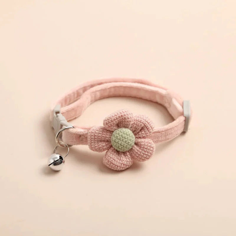 Adjustable Flower Cat Collar with Bell – Cute Breakaway Pet Collar for Kittens & Small Dogs