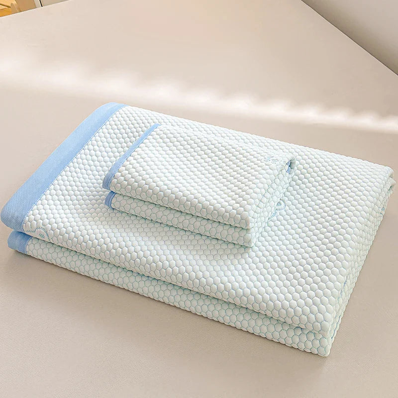 Summer 1PC Blue Cooling Pad Bed, Cute Cartoon Bear Printing Silk Pad, Washable Air Conditioning Soft Pad, Class A