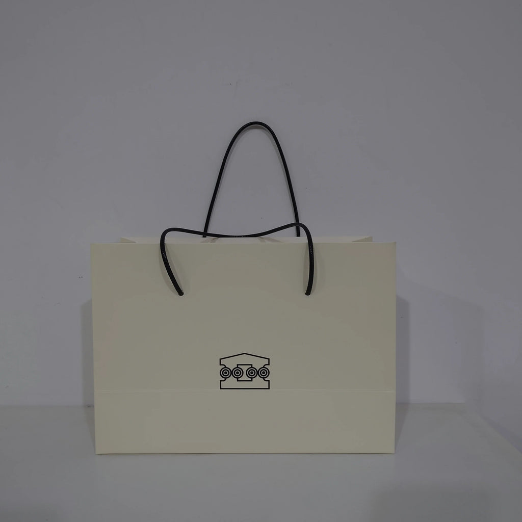 500Pcs Custom Shopping Bag Elegant Paper Packaging Cosmetic Gift Bags with Logo
