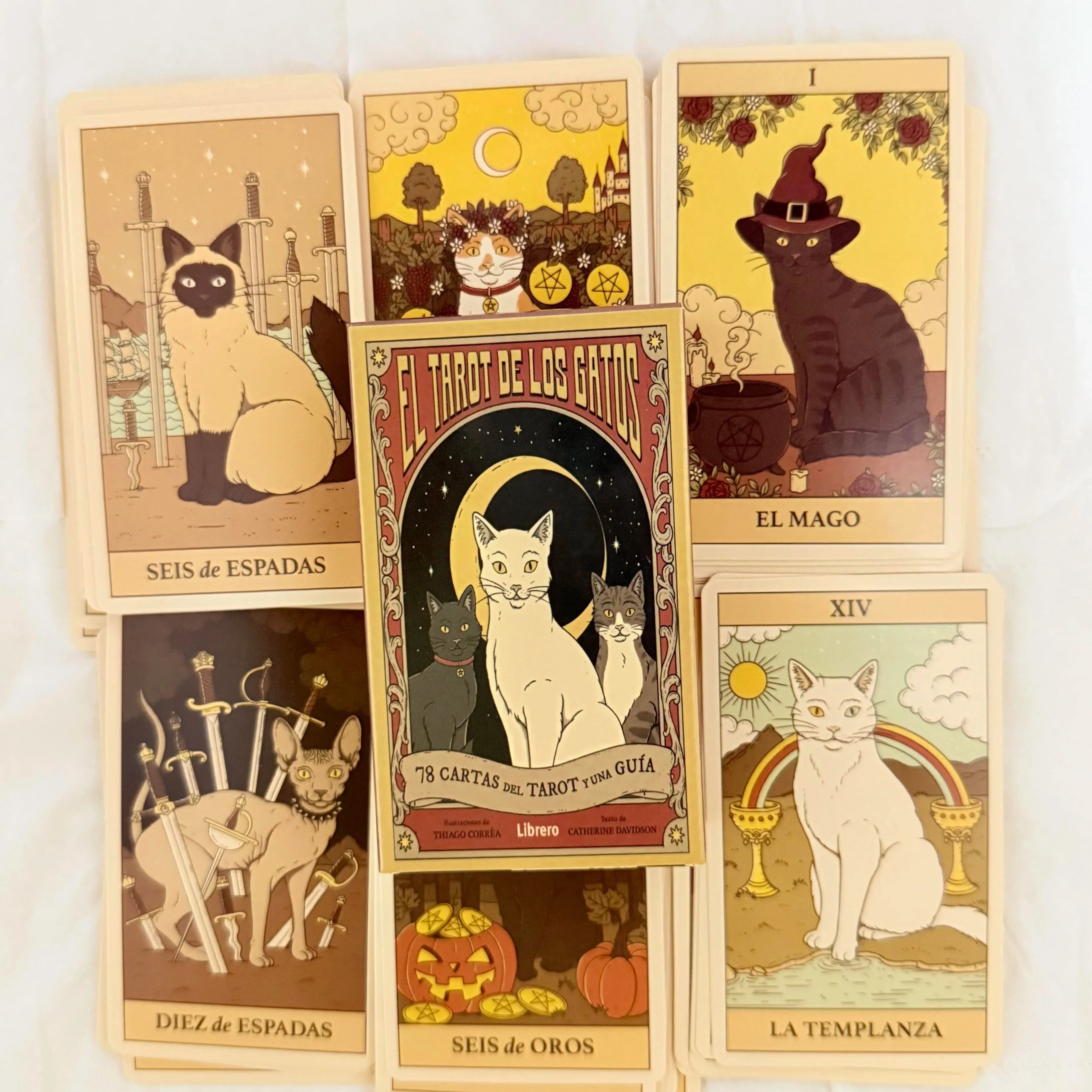El Tarot de los Gatos – 78-Card Spanish Divination & Board Game Deck